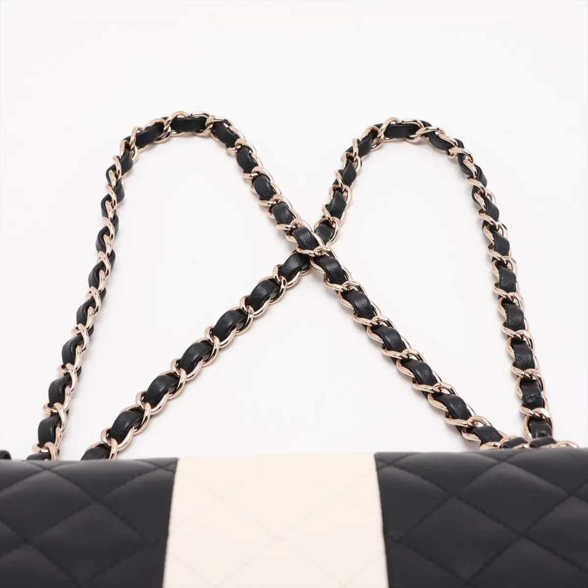[Individually packaged] Chanel Matelassé 25 Lambskin Double Flap Double Chain Bag, Black x White, Gold Hardware, PEGXCUE7 Random Plate, A01112 — view 6