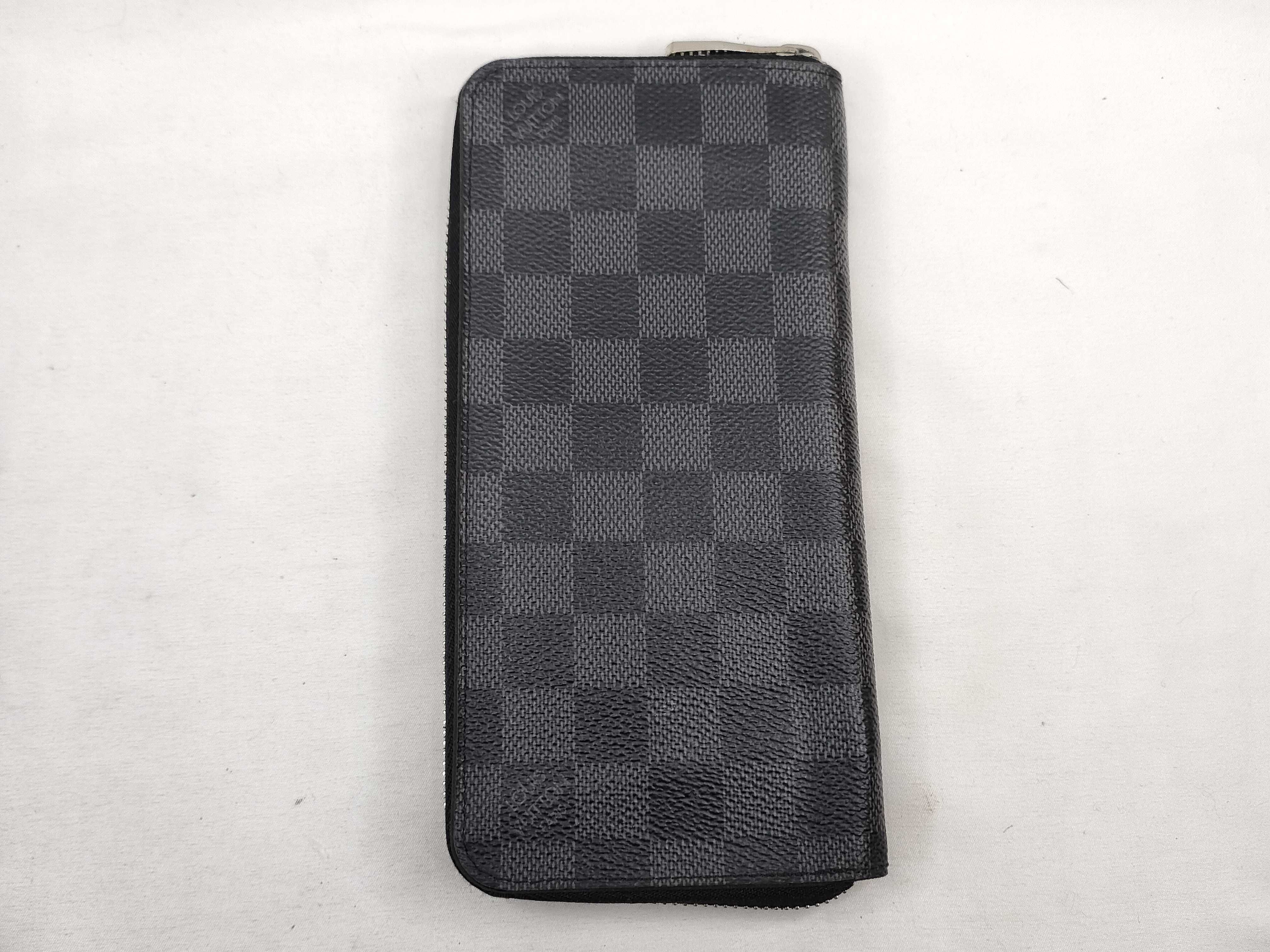 Damier Graphite Vertical Wallet
