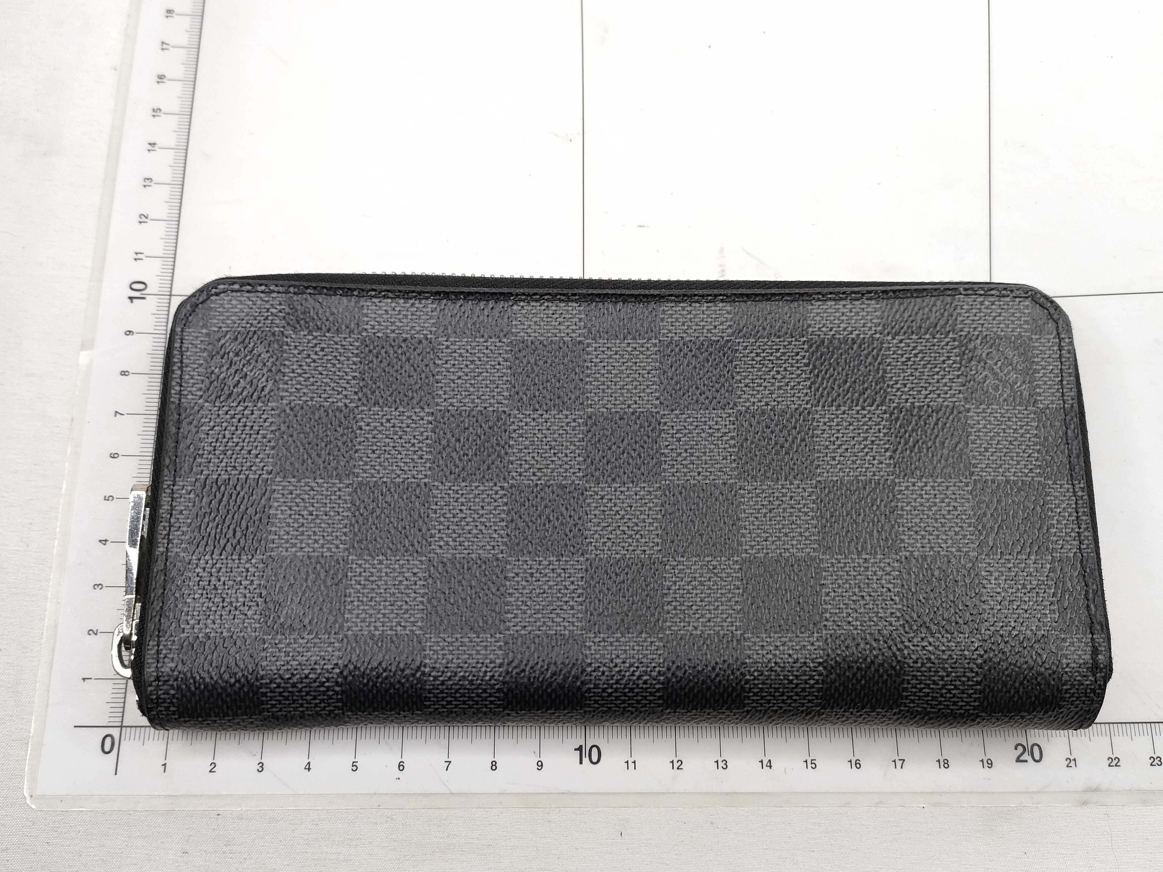 Damier Graphite Vertical Wallet — view 2