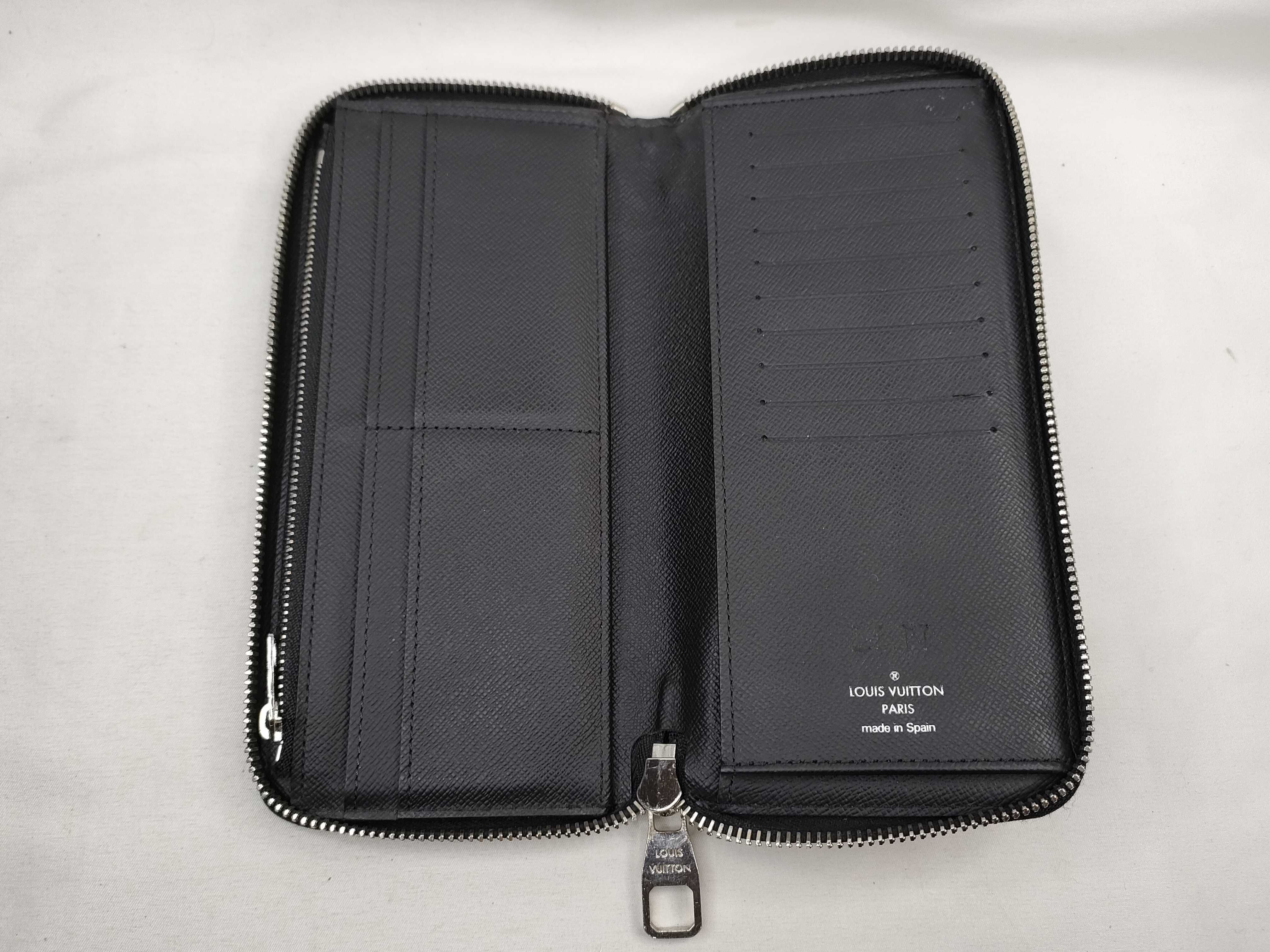 Damier Graphite Vertical Wallet — view 9