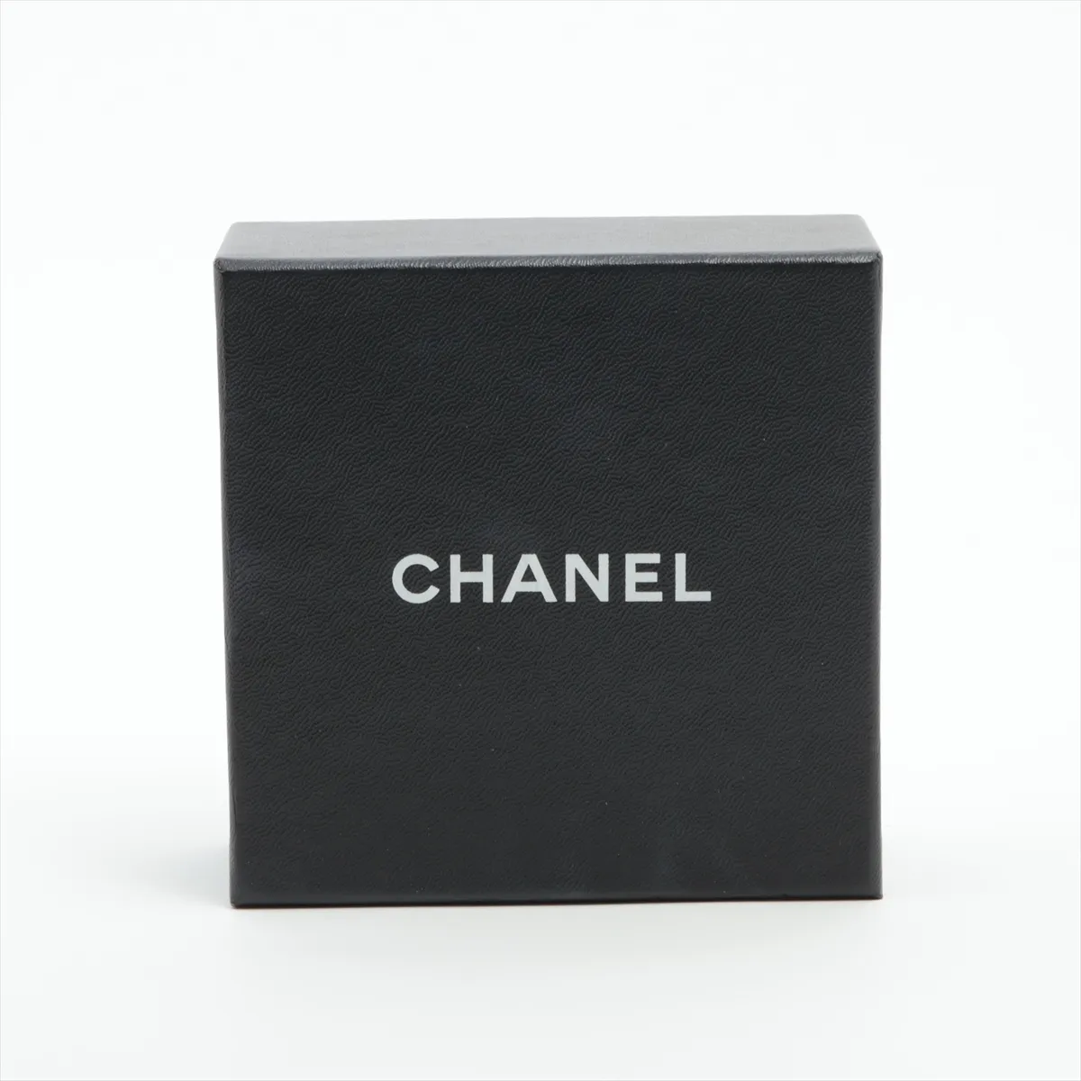 Coco Mark 1982 Chain belt GP x leather Black x gold dents — view 6