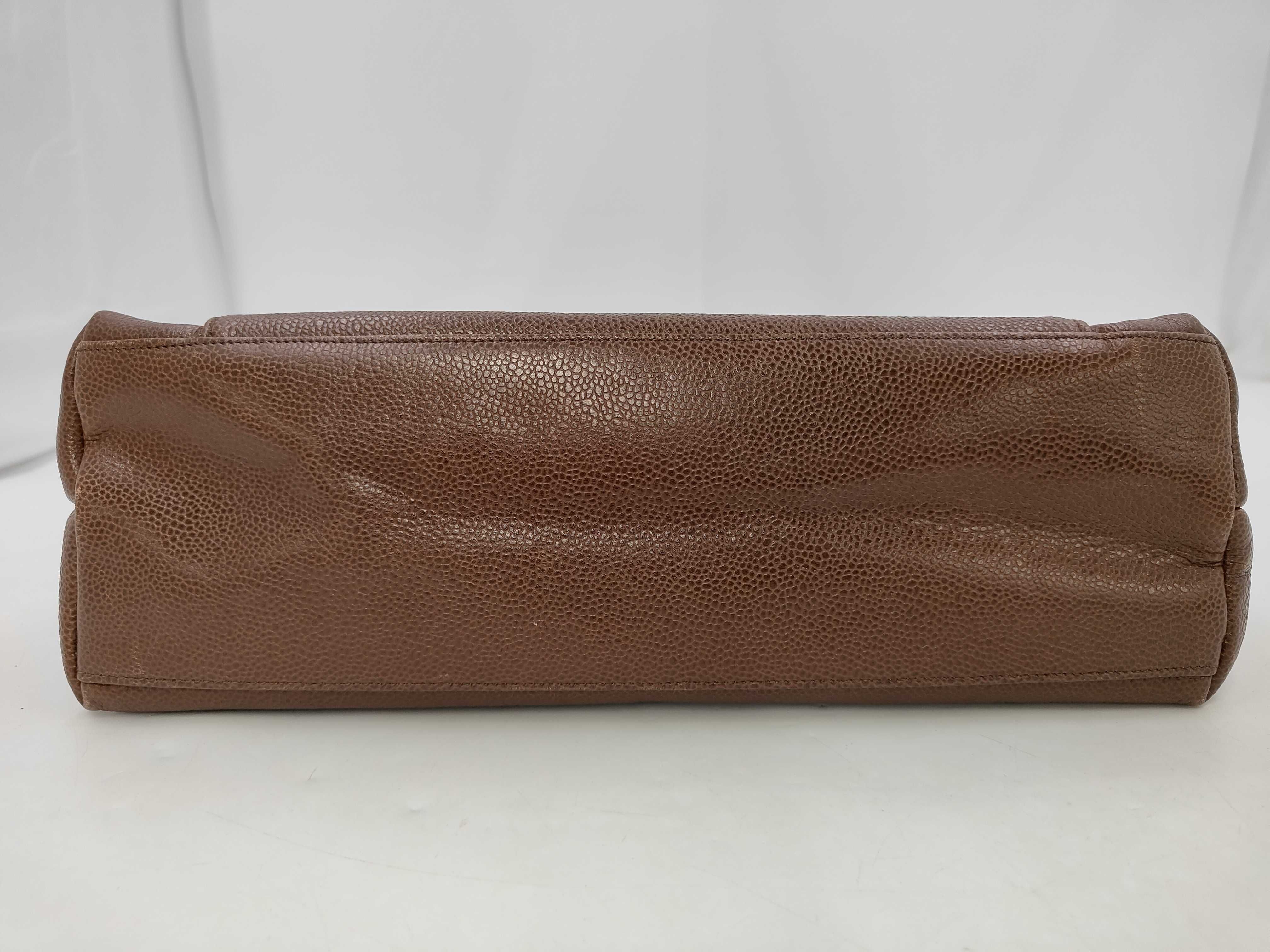 Caviar Chain Tote Bag (Brown) — view 3