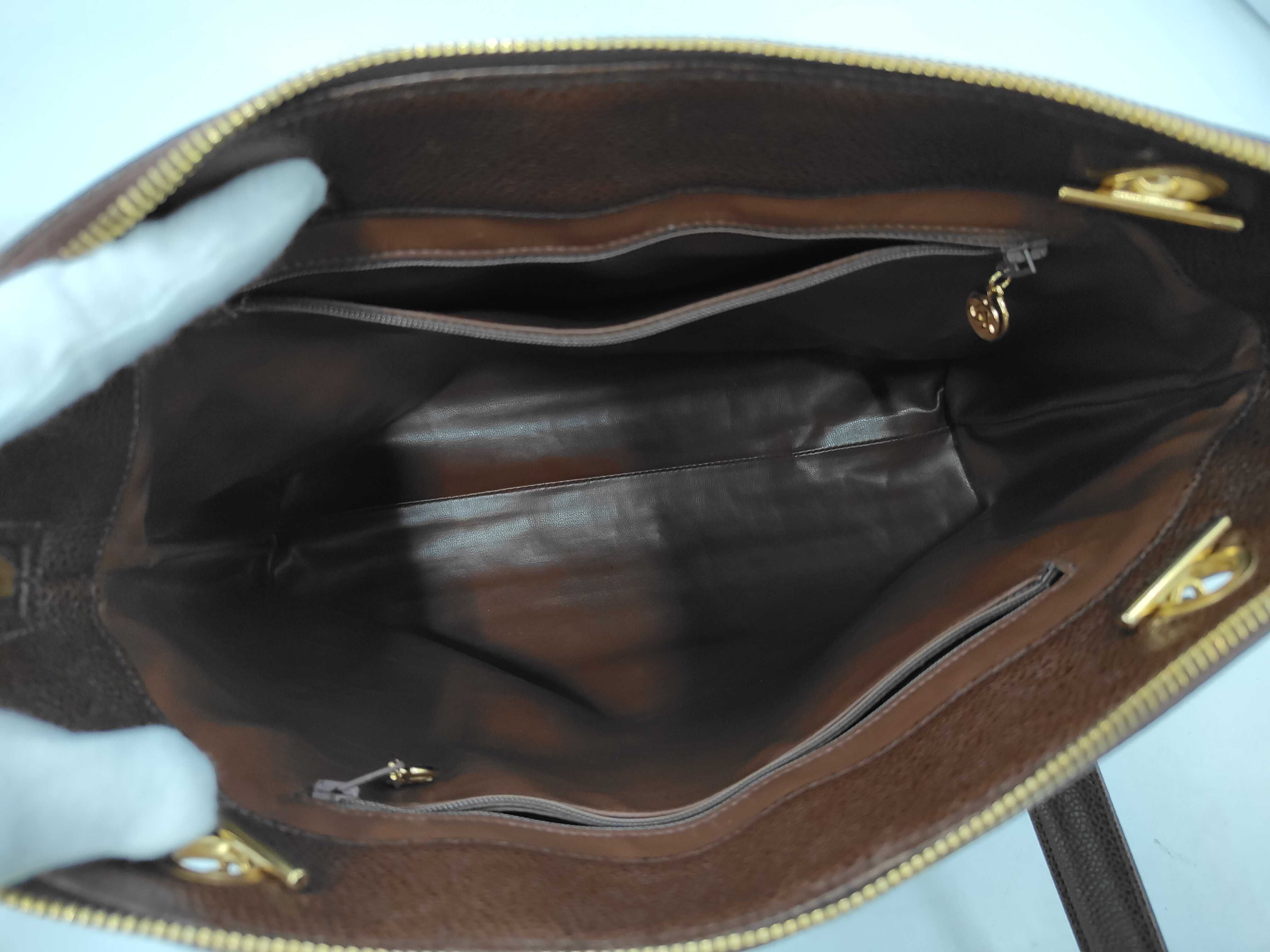 Caviar Chain Tote Bag (Brown) — view 9