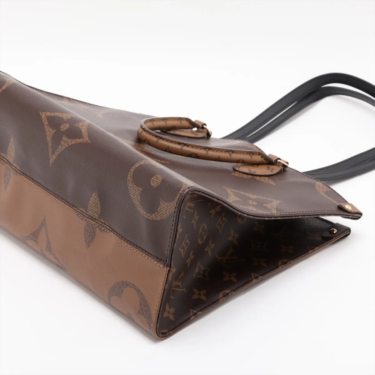 Giant Monogram Reverse OnTheGo MM M45321 Brown (RFID detected) — view 3