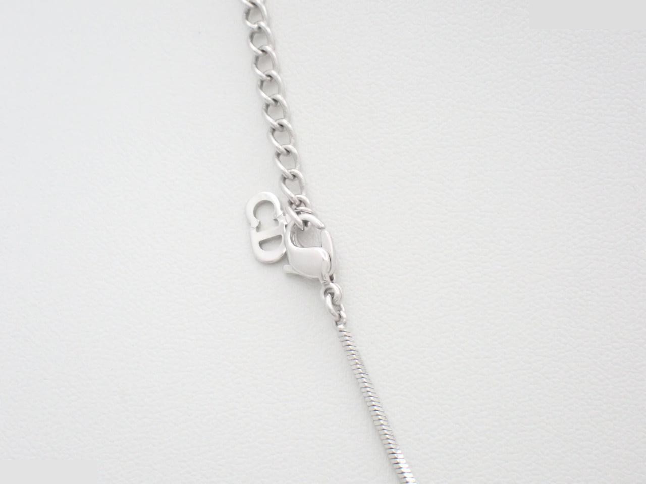 Other line: Precious metals, necklaces, pendants, neck circumference approximately 48cm. — view 2