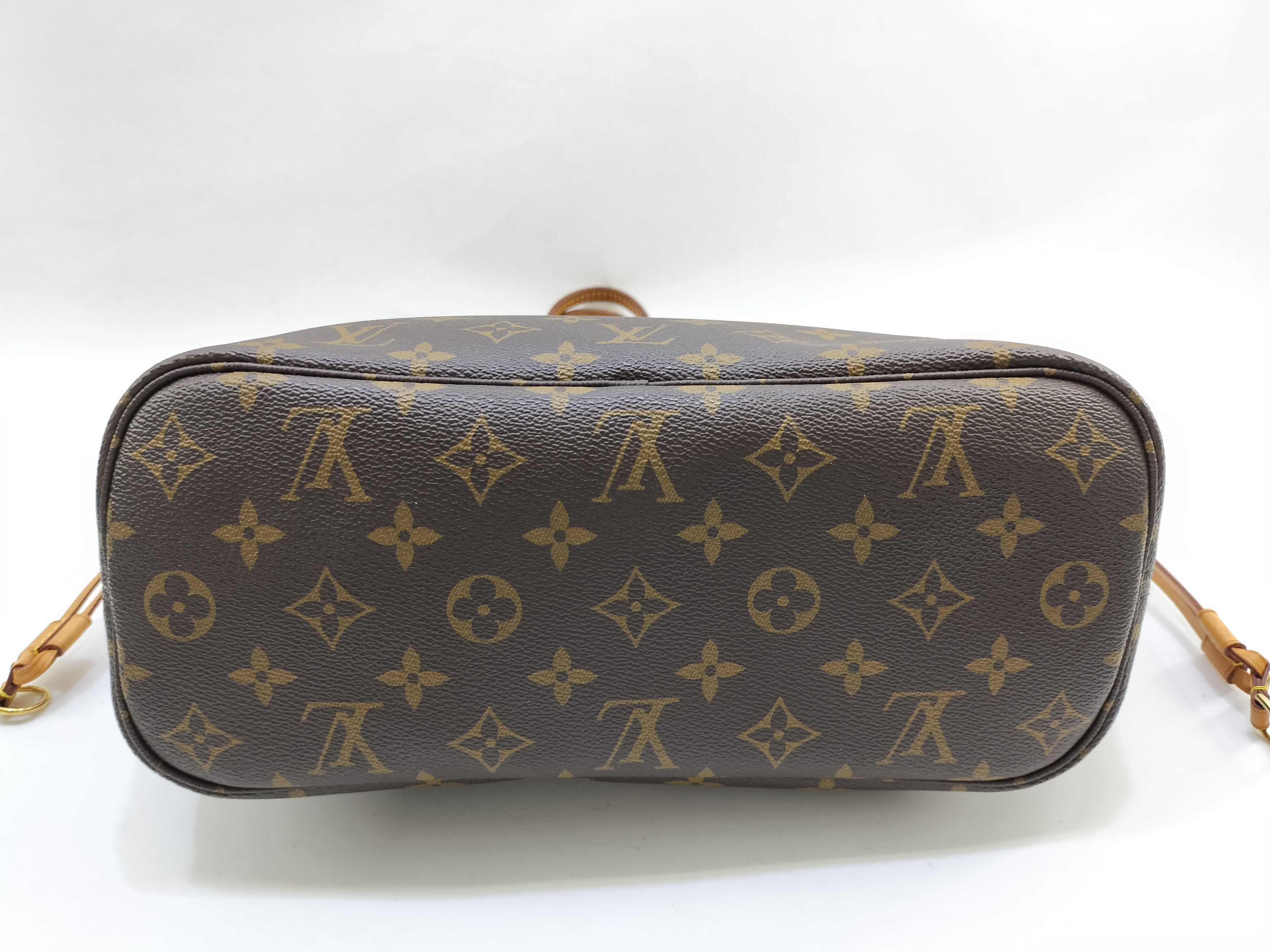 Monogram Louis Vuitton Monogram Neverfull PM Tote Bag — view 3