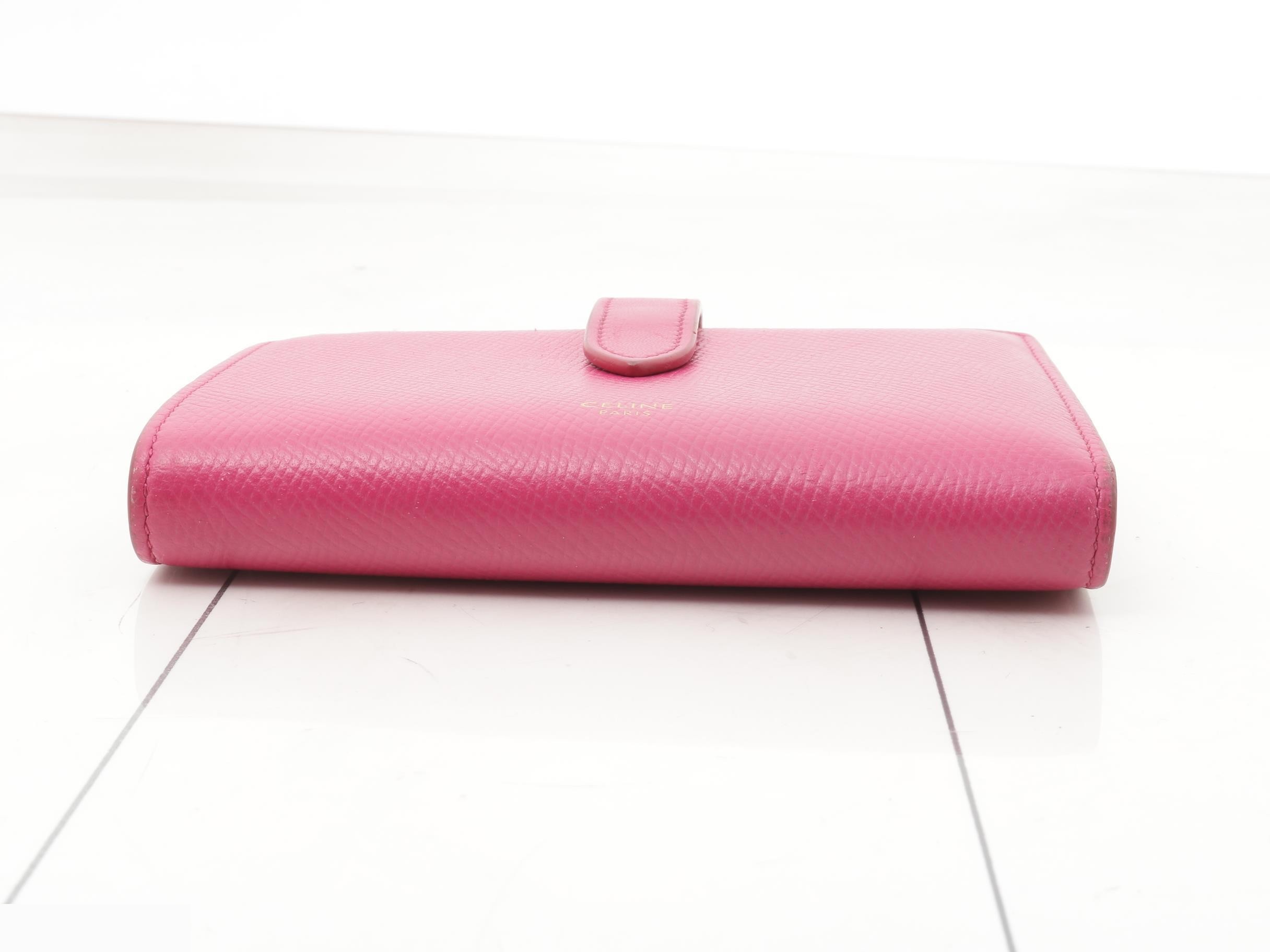 Pink wallet — view 3