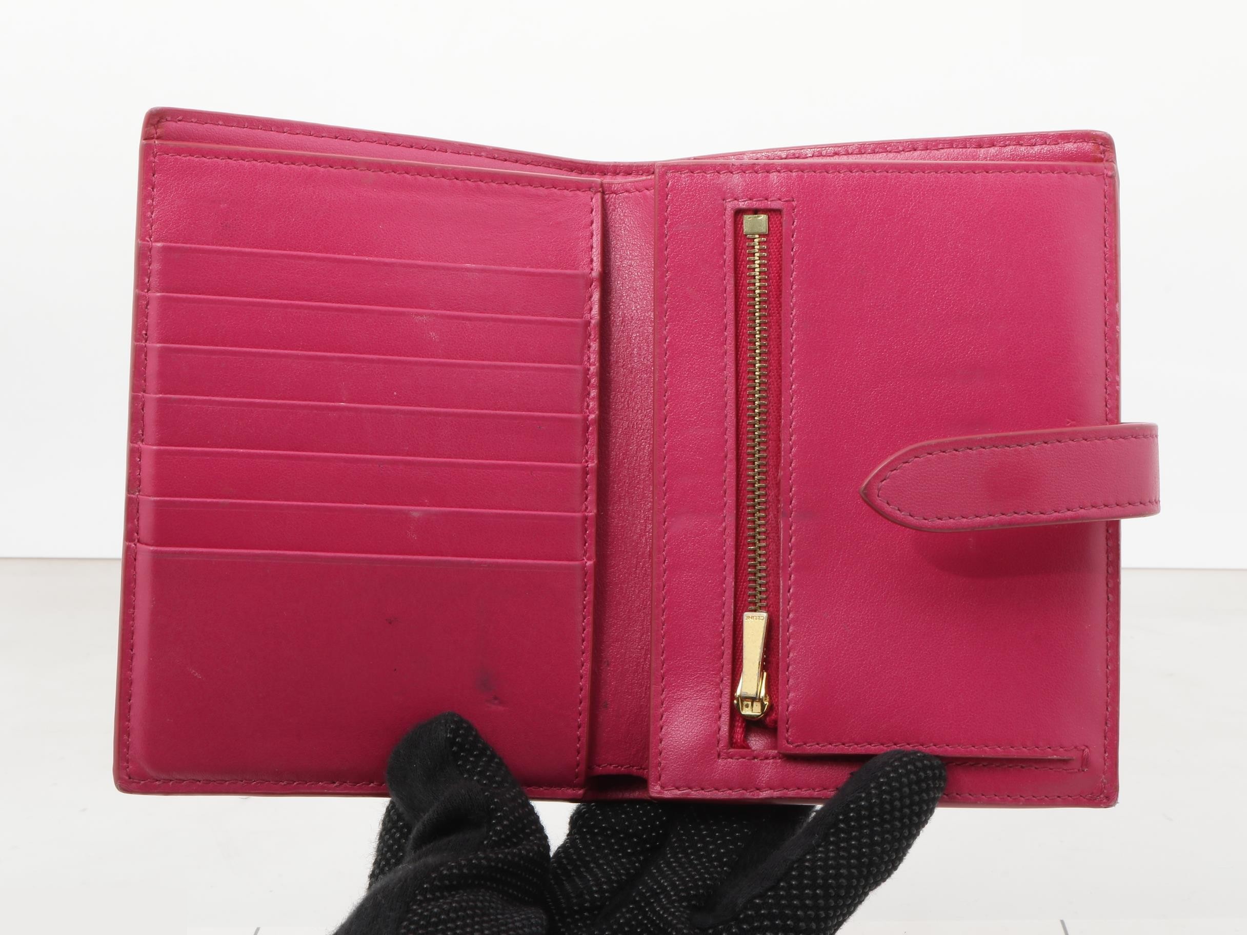 Pink wallet — view 4