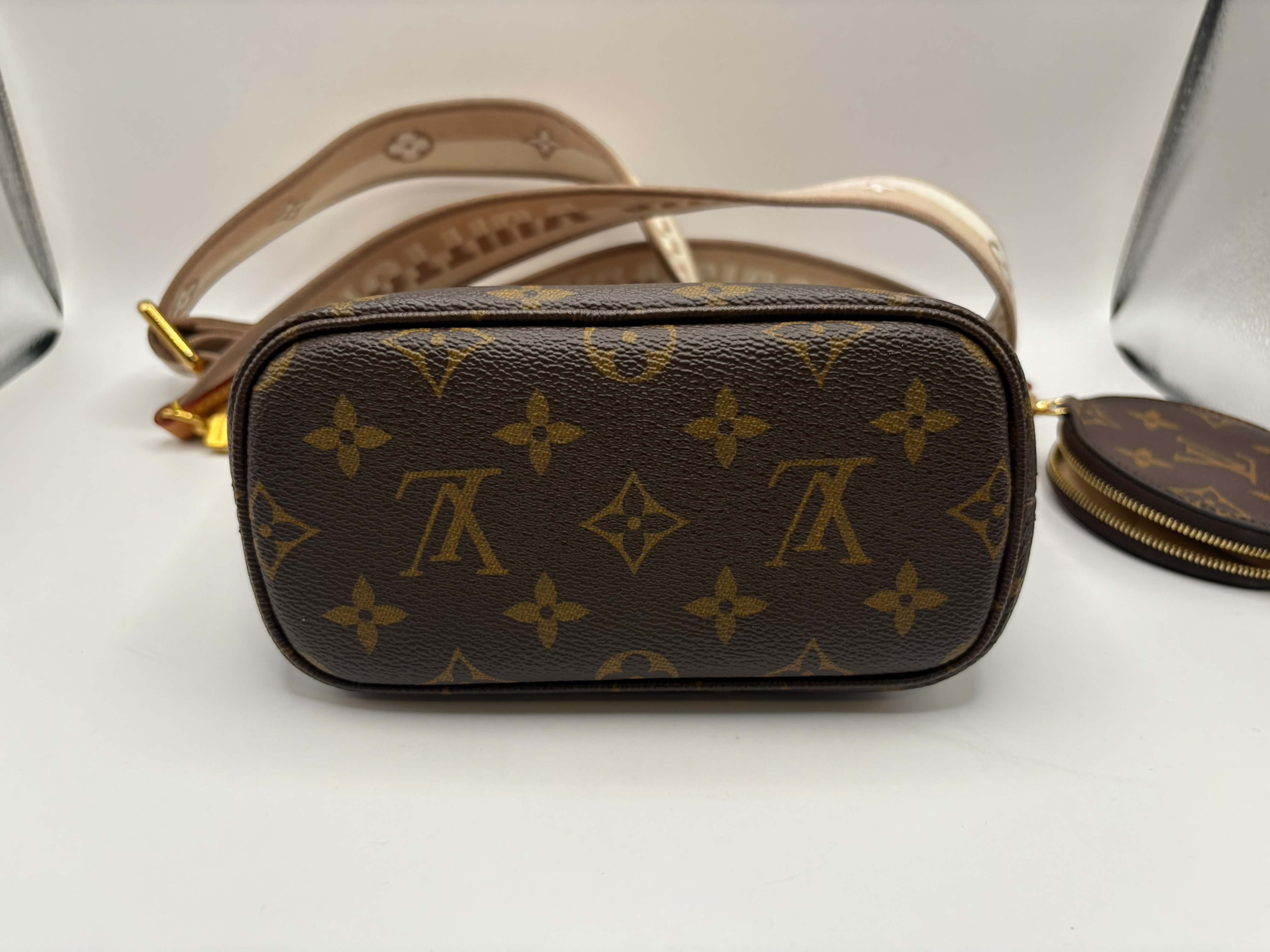 Monogram Neverfull BB M46705 Brown Shoulder Bag (RFID detected) — view 3