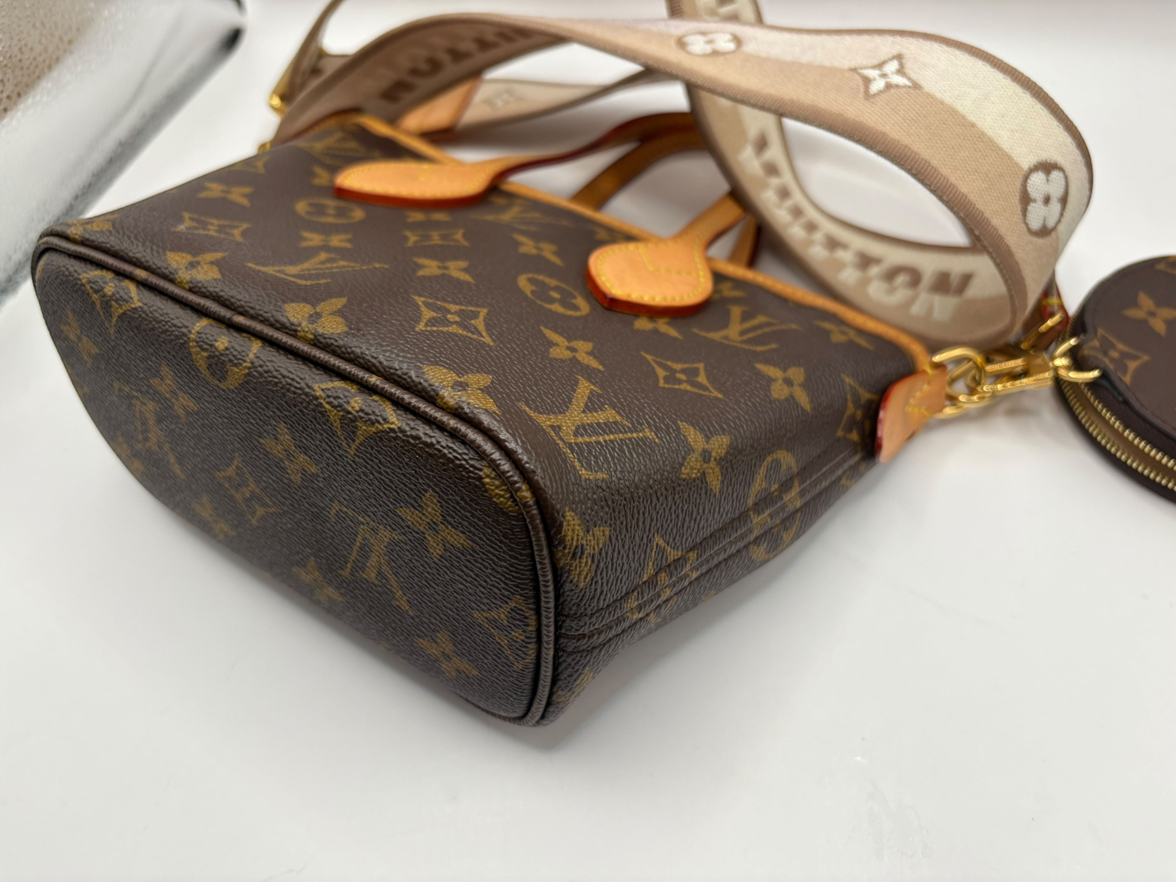 Monogram Neverfull BB M46705 Brown Shoulder Bag (RFID detected) — view 4