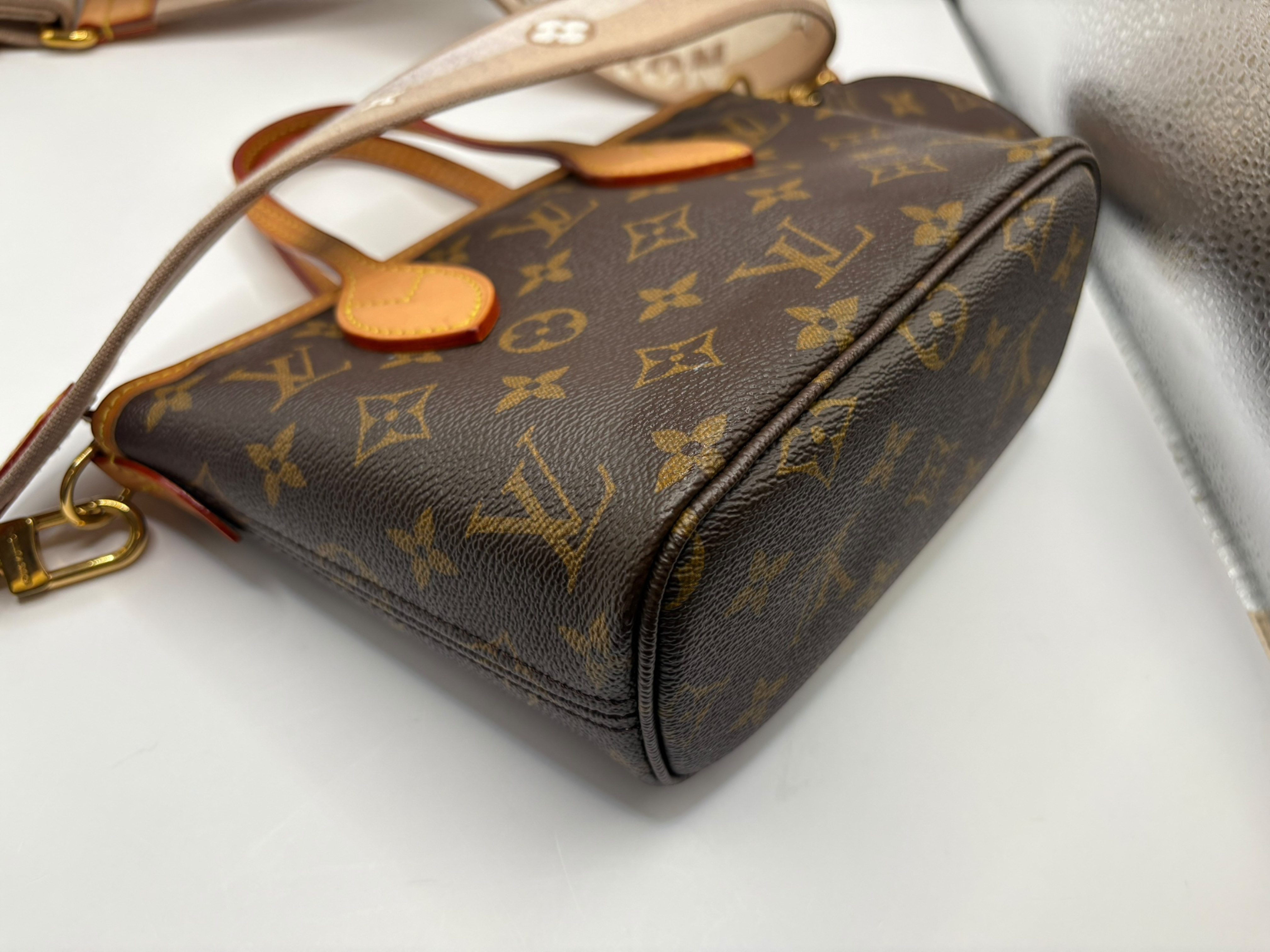 Monogram Neverfull BB M46705 Brown Shoulder Bag (RFID detected) — view 5