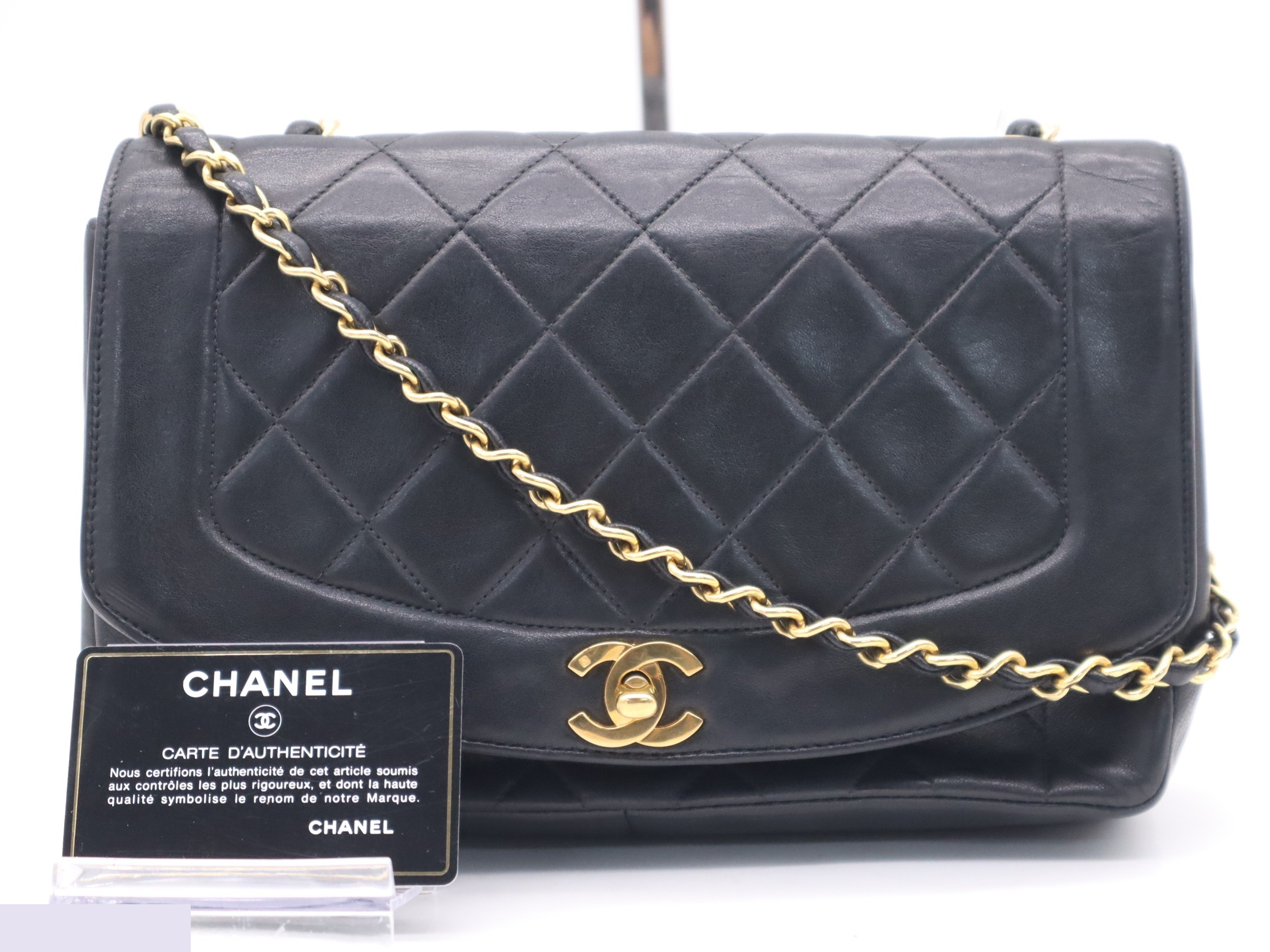 Chain shoulder bag, black, gold hardware, card/sticker included, item number 5604468