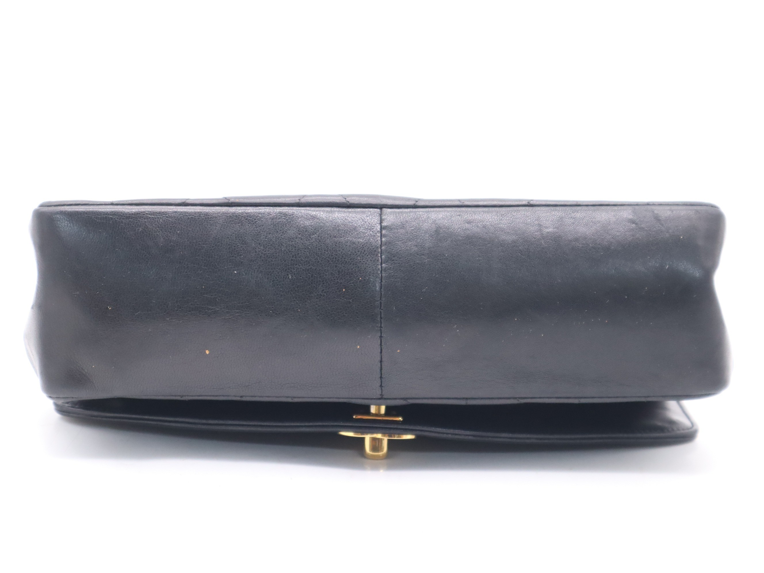 Chain shoulder bag, black, gold hardware, card/sticker included, item number 5604468 — view 4