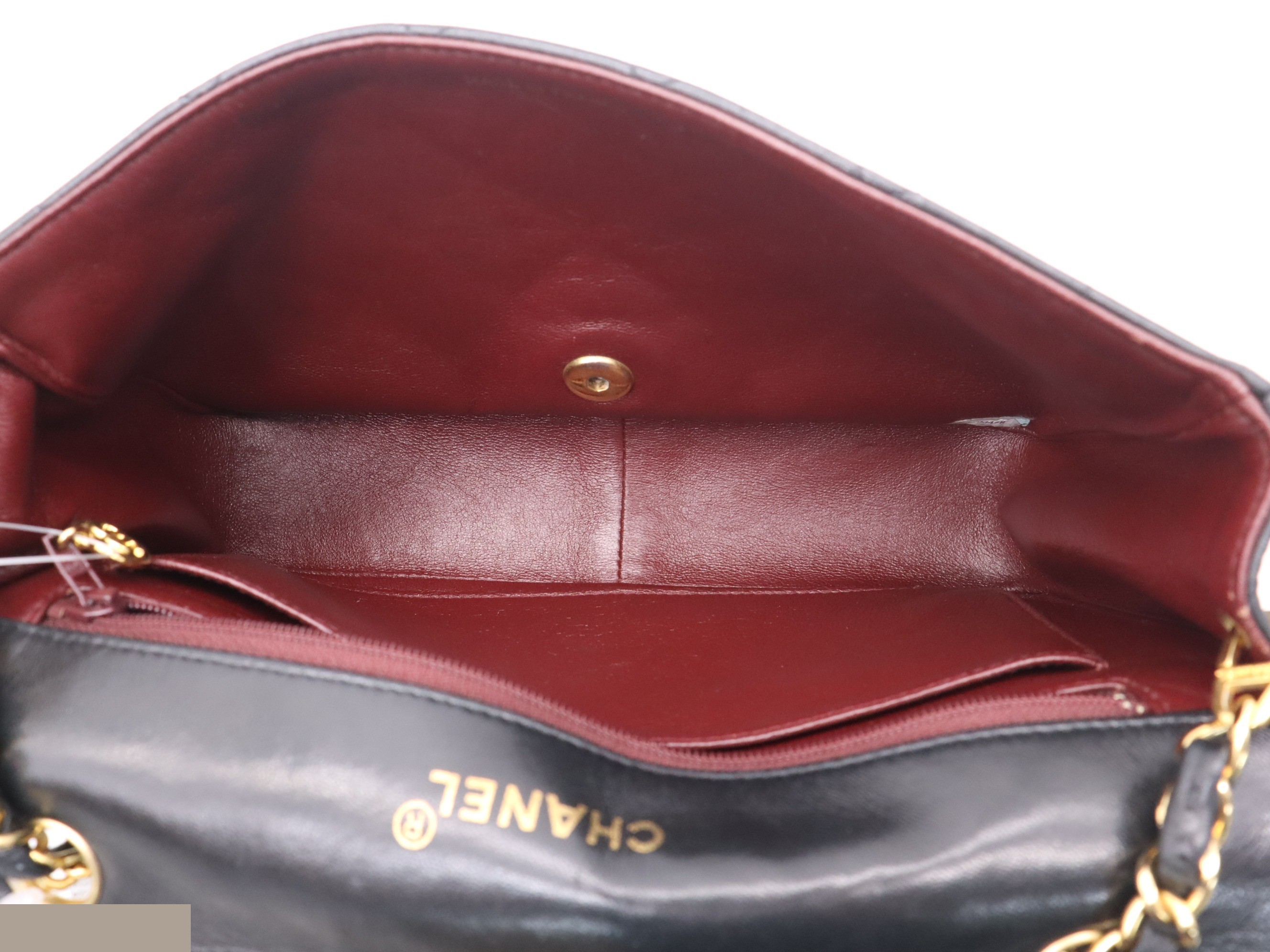 Chain shoulder bag, black, gold hardware, card/sticker included, item number 5604468 — view 7