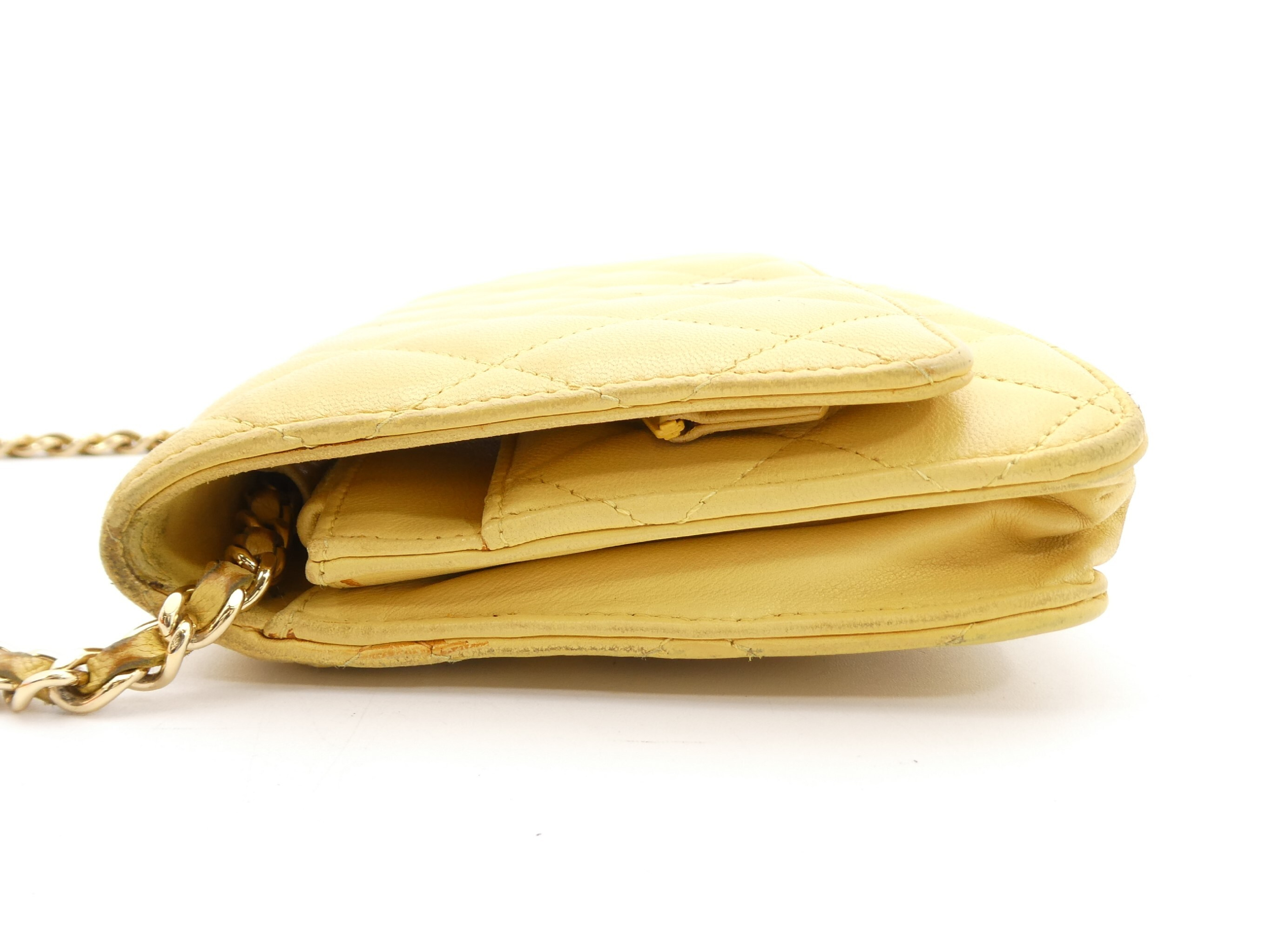Matelassé Coco Mark Chain Wallet Shoulder Bag — view 3