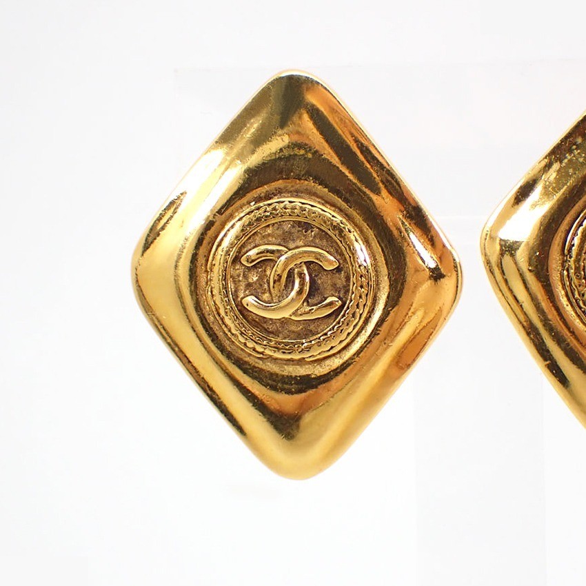 Motif: Height approx. 34.2mm x Width approx. 27.2mm Comes with special case — view 3