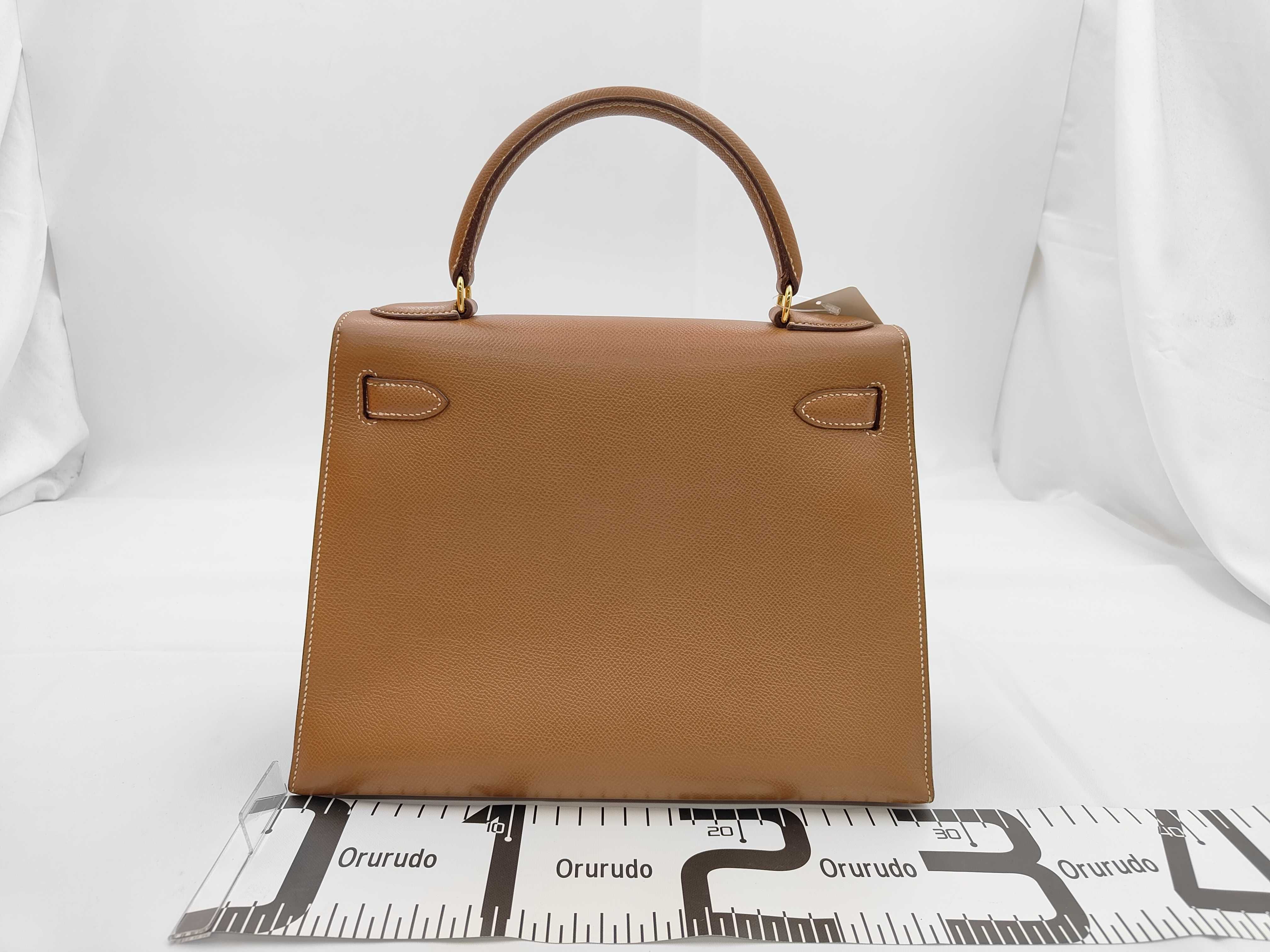 Kelly 28 Epsom Leather Gold Hardware Handbag — view 2