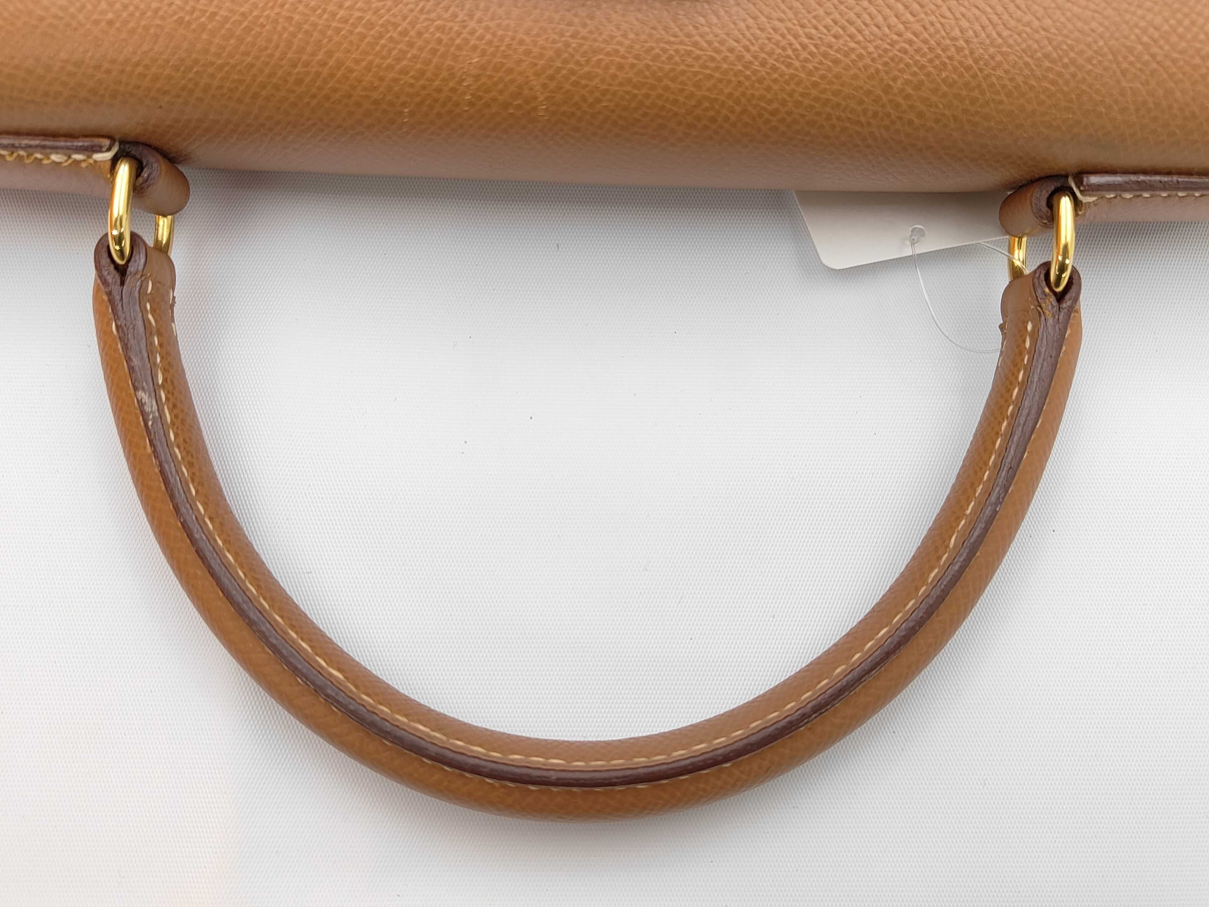 Kelly 28 Epsom Leather Gold Hardware Handbag — view 3