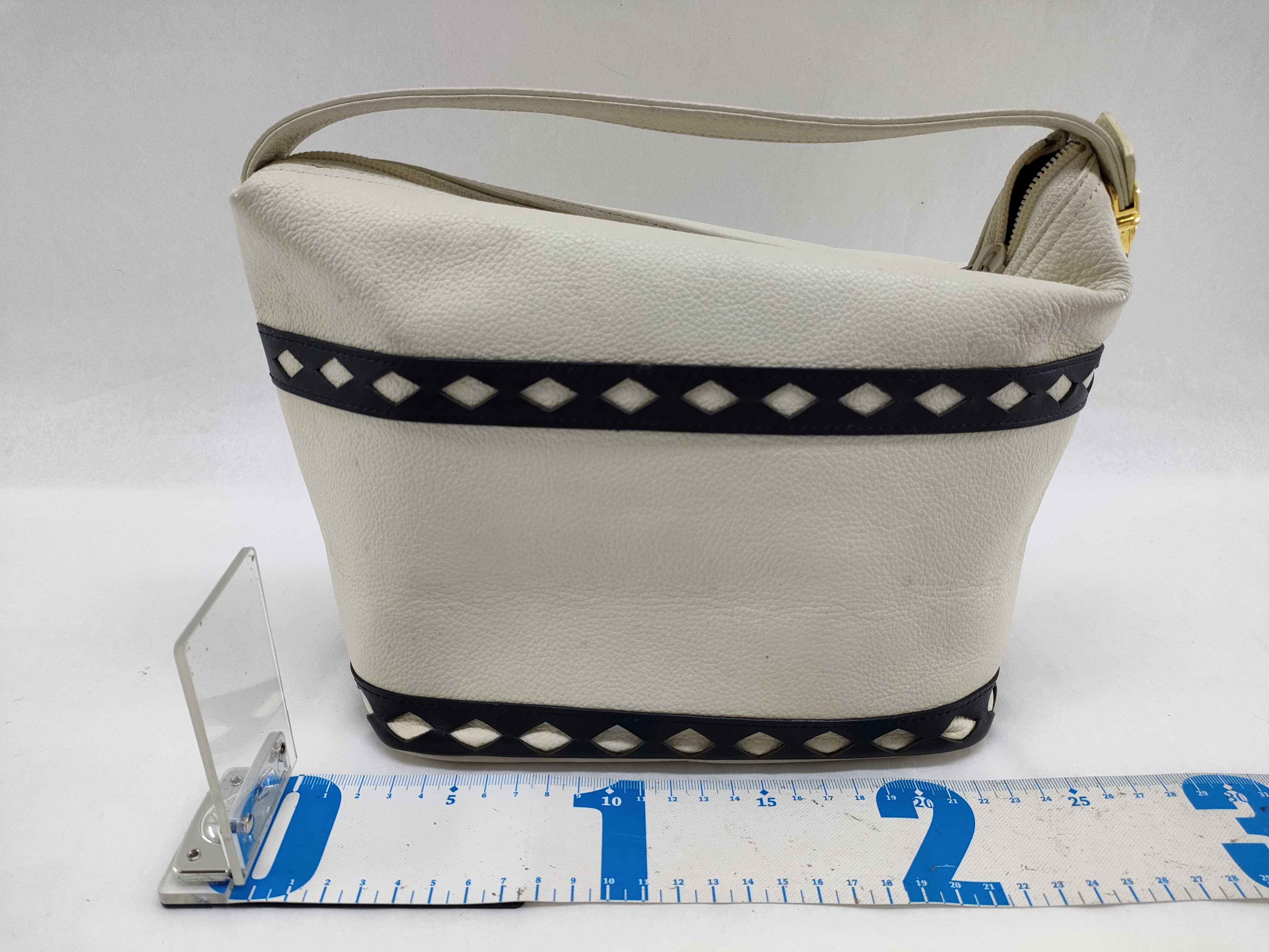 handbag — view 2