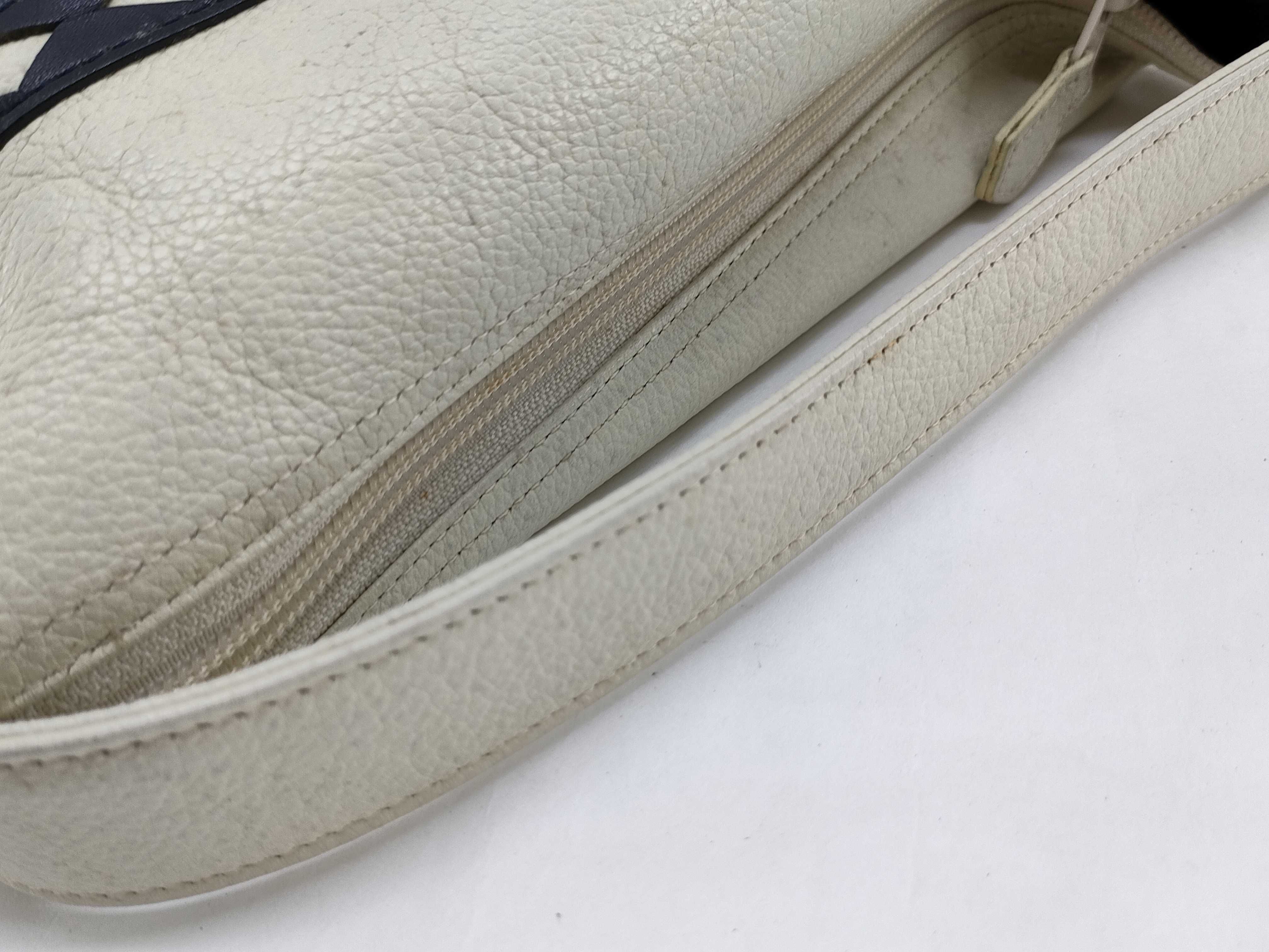 handbag — view 3
