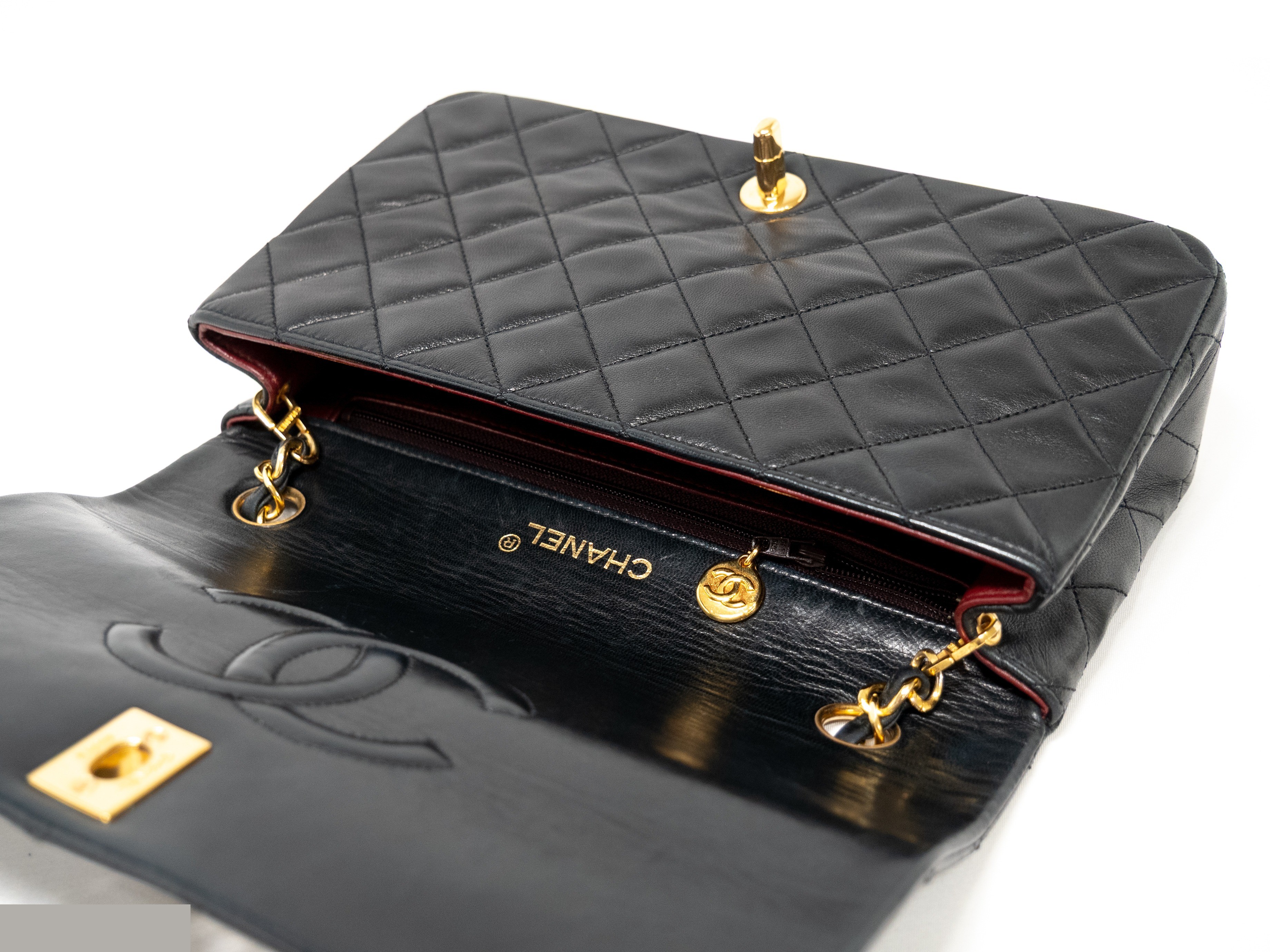 Matelassé Seal Lambskin Full Flap Gold Hardware — view 8