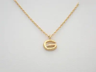 Other line: Precious metals, necklaces, pendants, neck circumference approximately 43 cm.