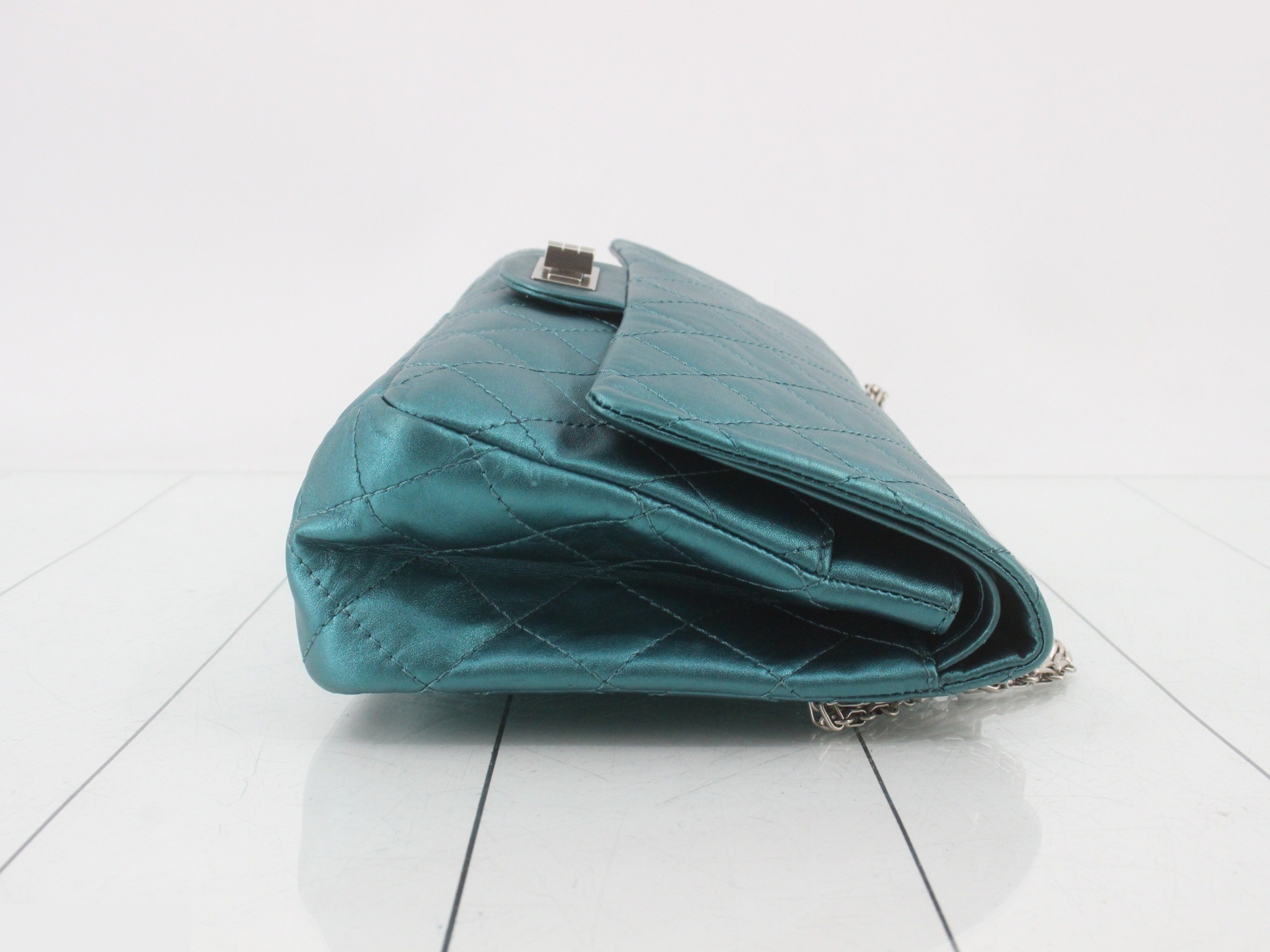 2.55 Classic Double Chain Shoulder Bag, Double Flap, Metallic Blue, W30 — view 3