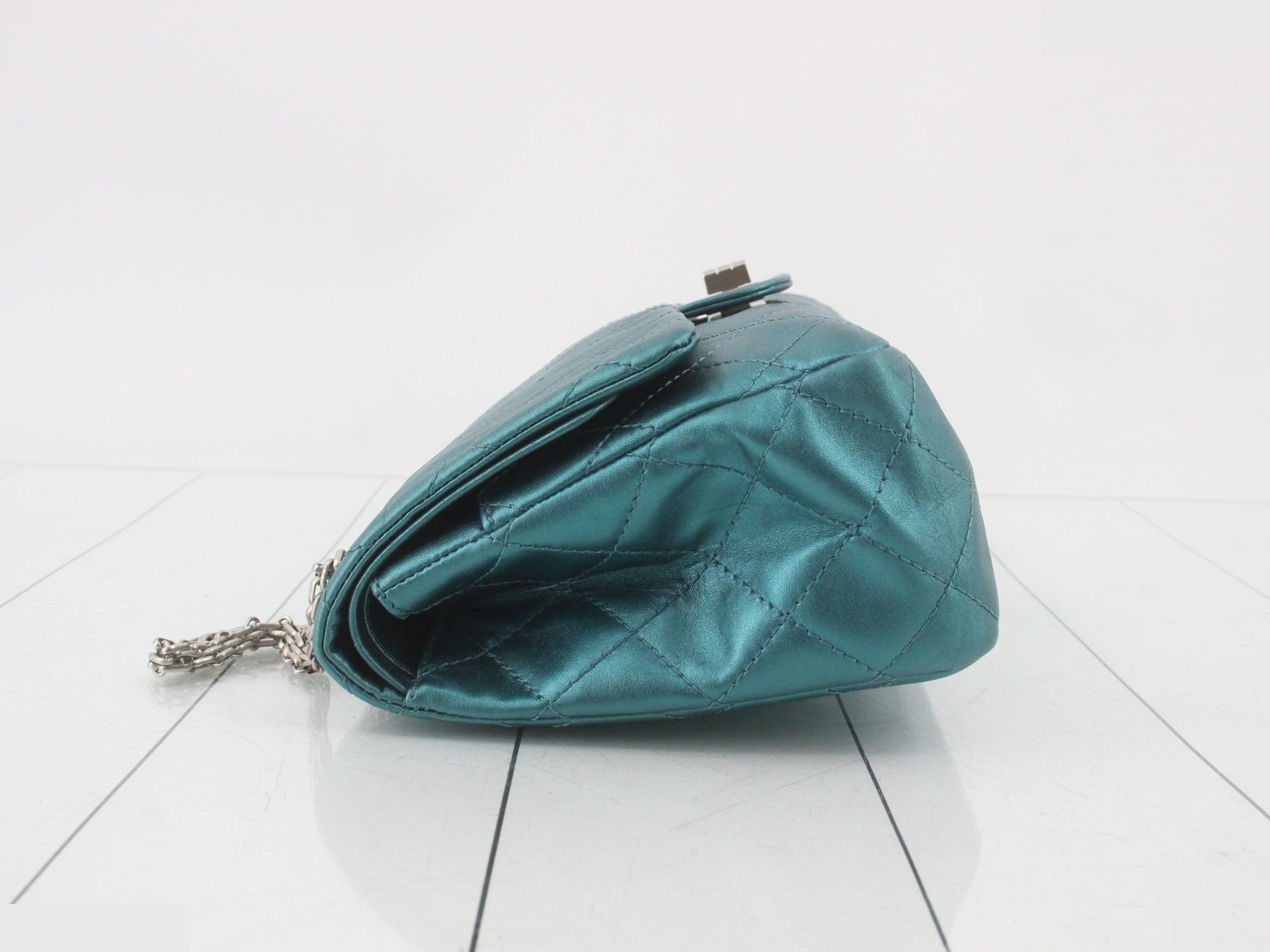 2.55 Classic Double Chain Shoulder Bag, Double Flap, Metallic Blue, W30 — view 4
