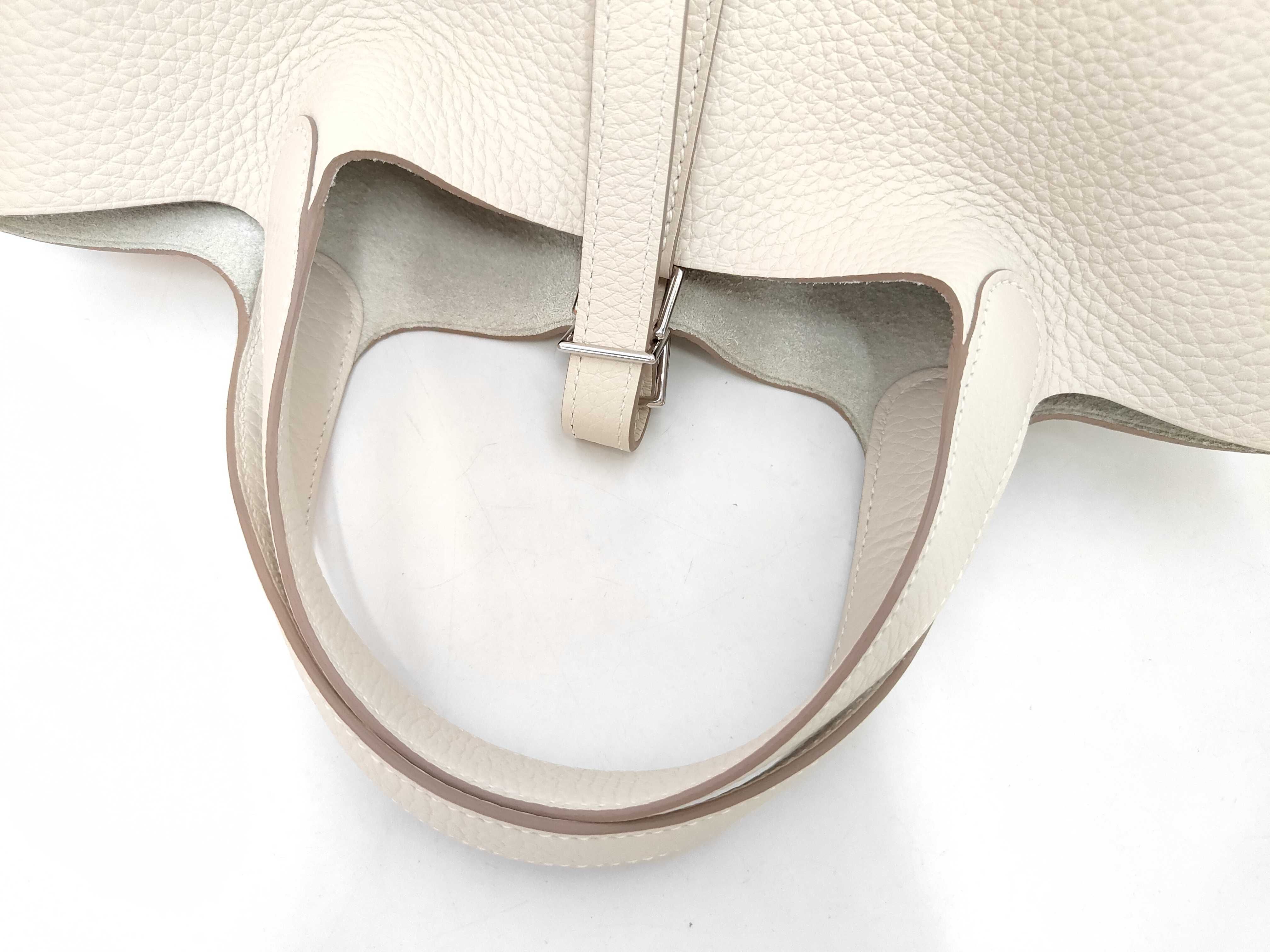 Picotin Lock 18 Craie Taurillon Clemence Leather Silver Hardware G Stamp Handbag — view 5