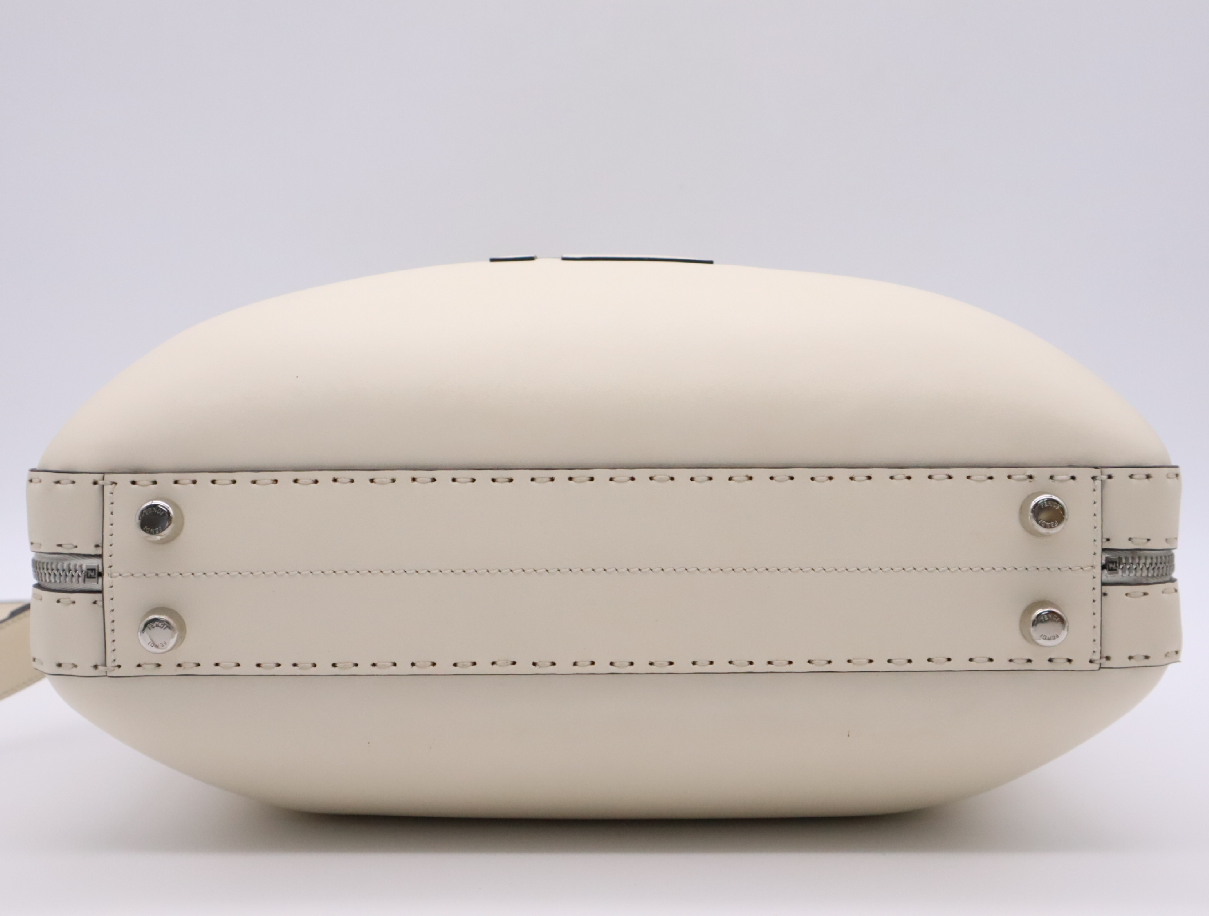 Leather Suitcase, Ivory, Silver Hardware, with Shoulder Strap and Dust Bag. — view 4