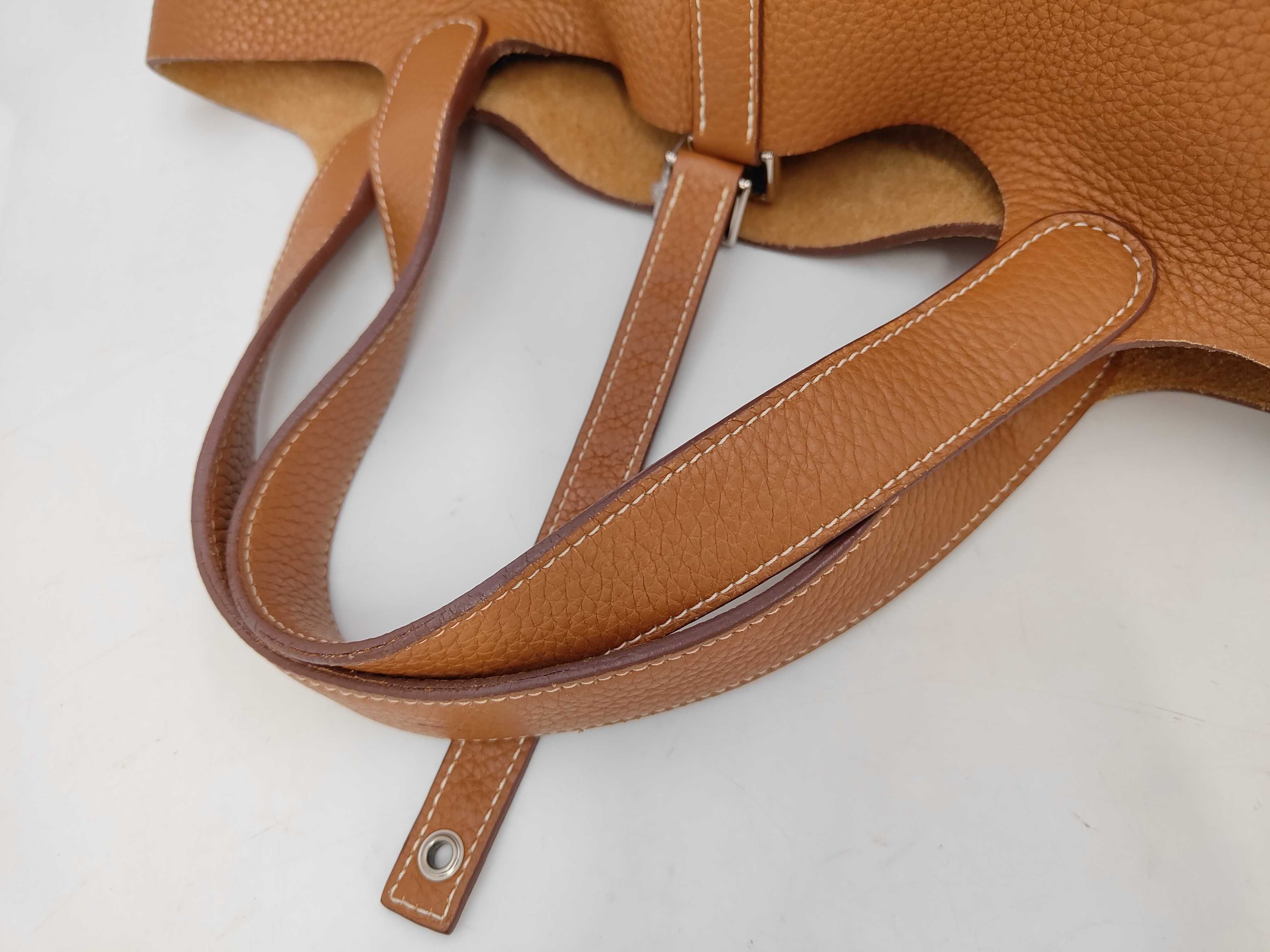 Picotin Lock MM Taurillon Clemence Gold Handbag — view 4