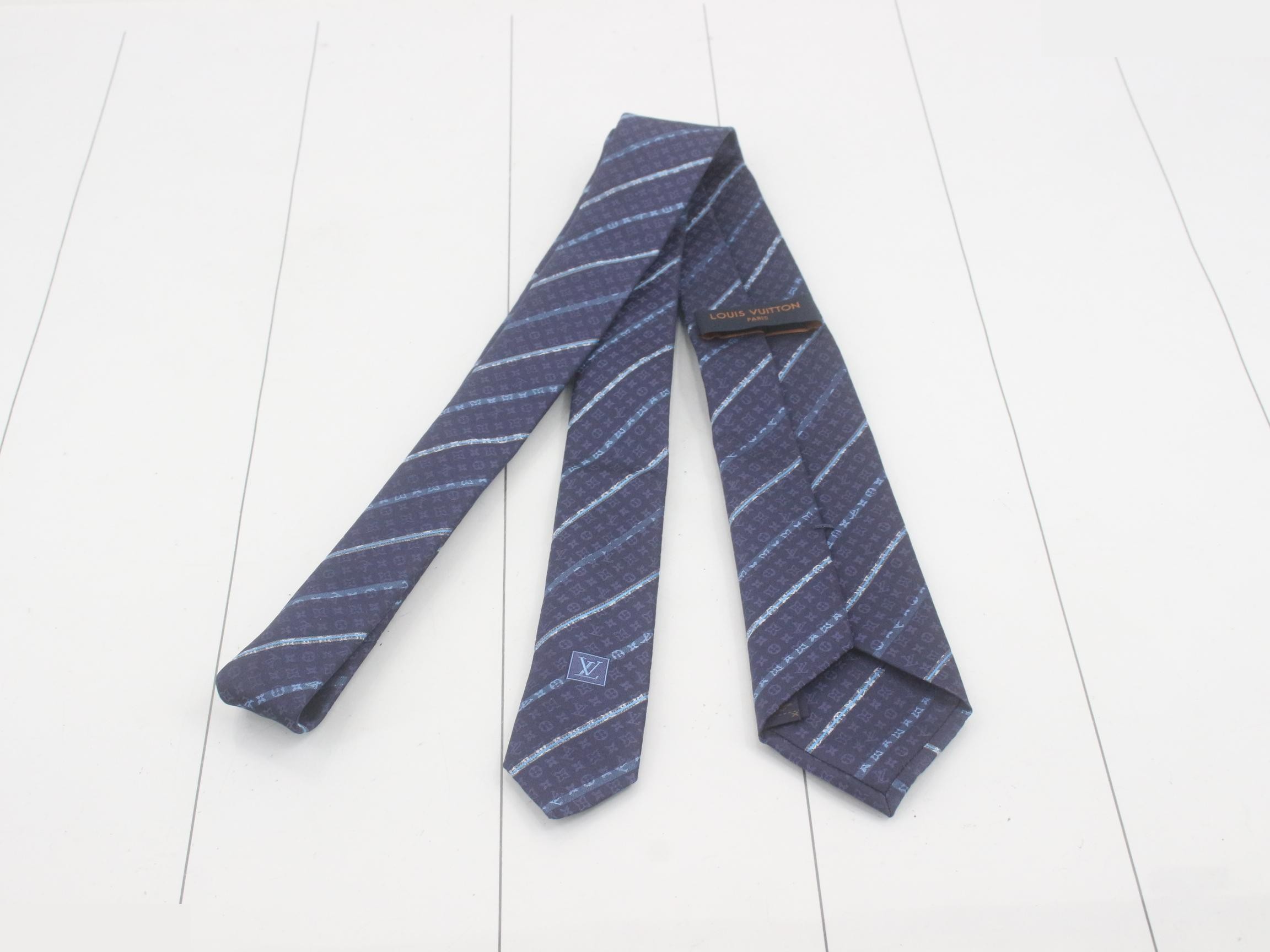 Lined Stripe Navy — view 2