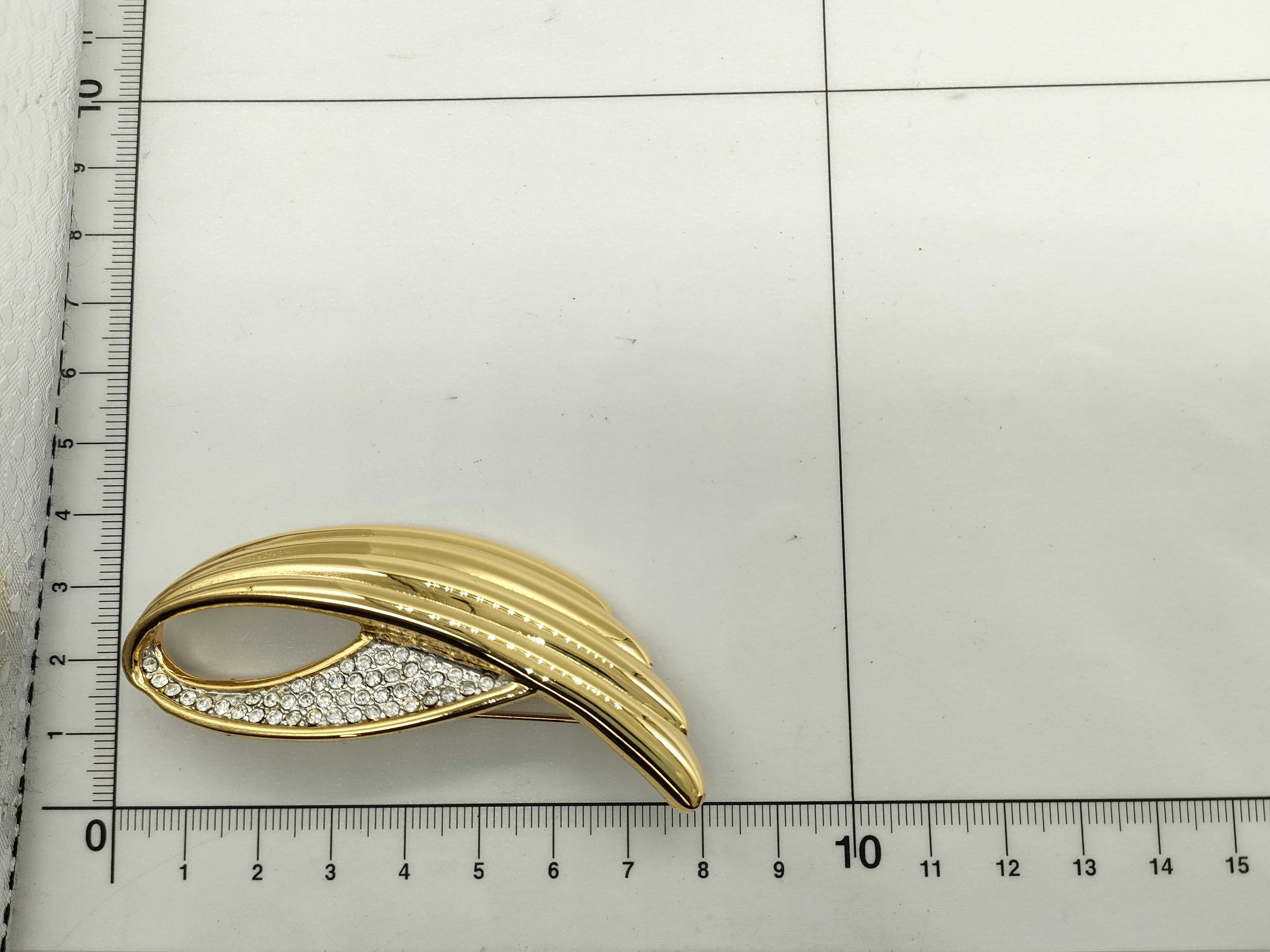 Rhinestone Gold Brooch — view 8