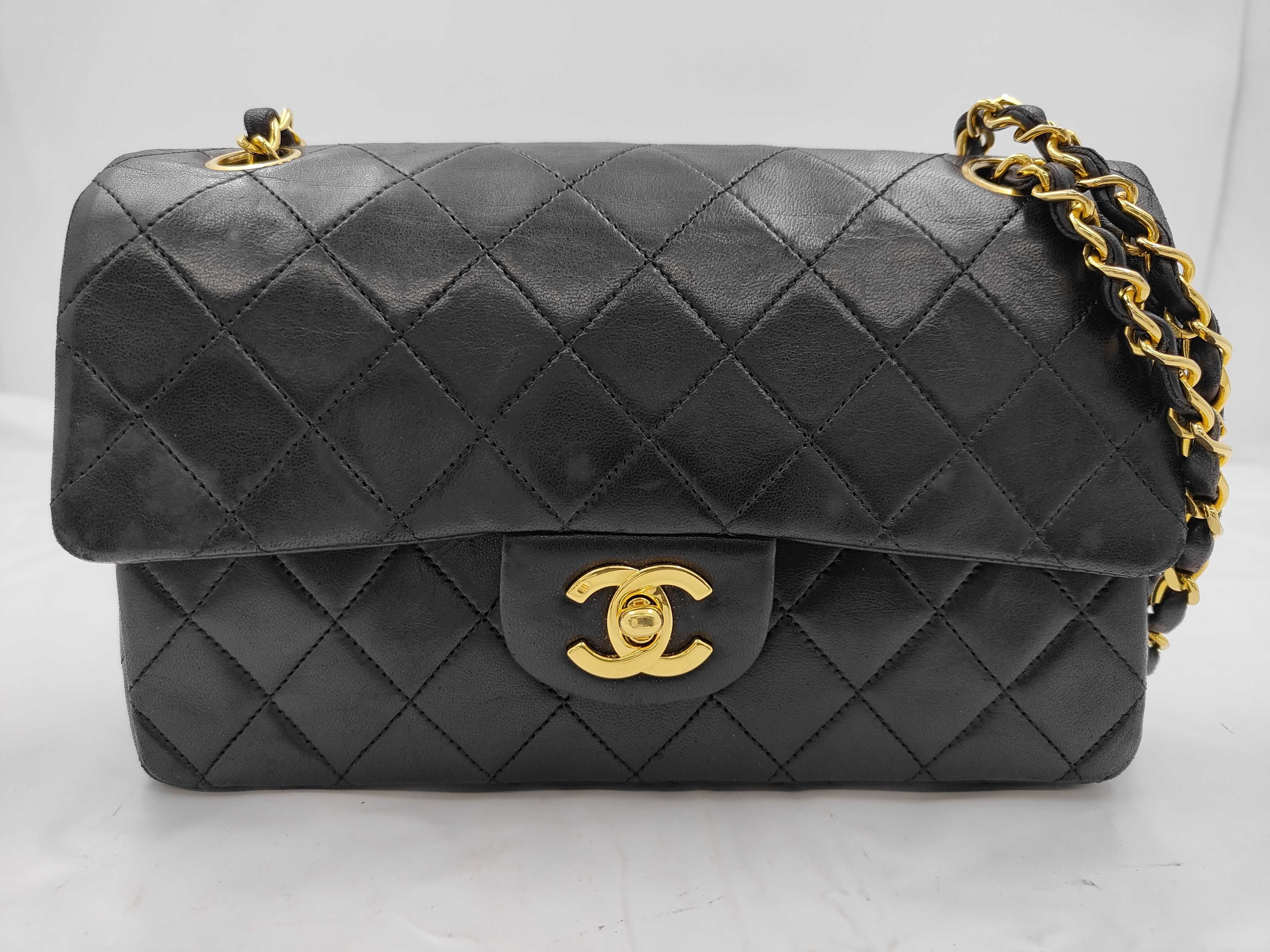 Matelassé Chain Shoulder Bag