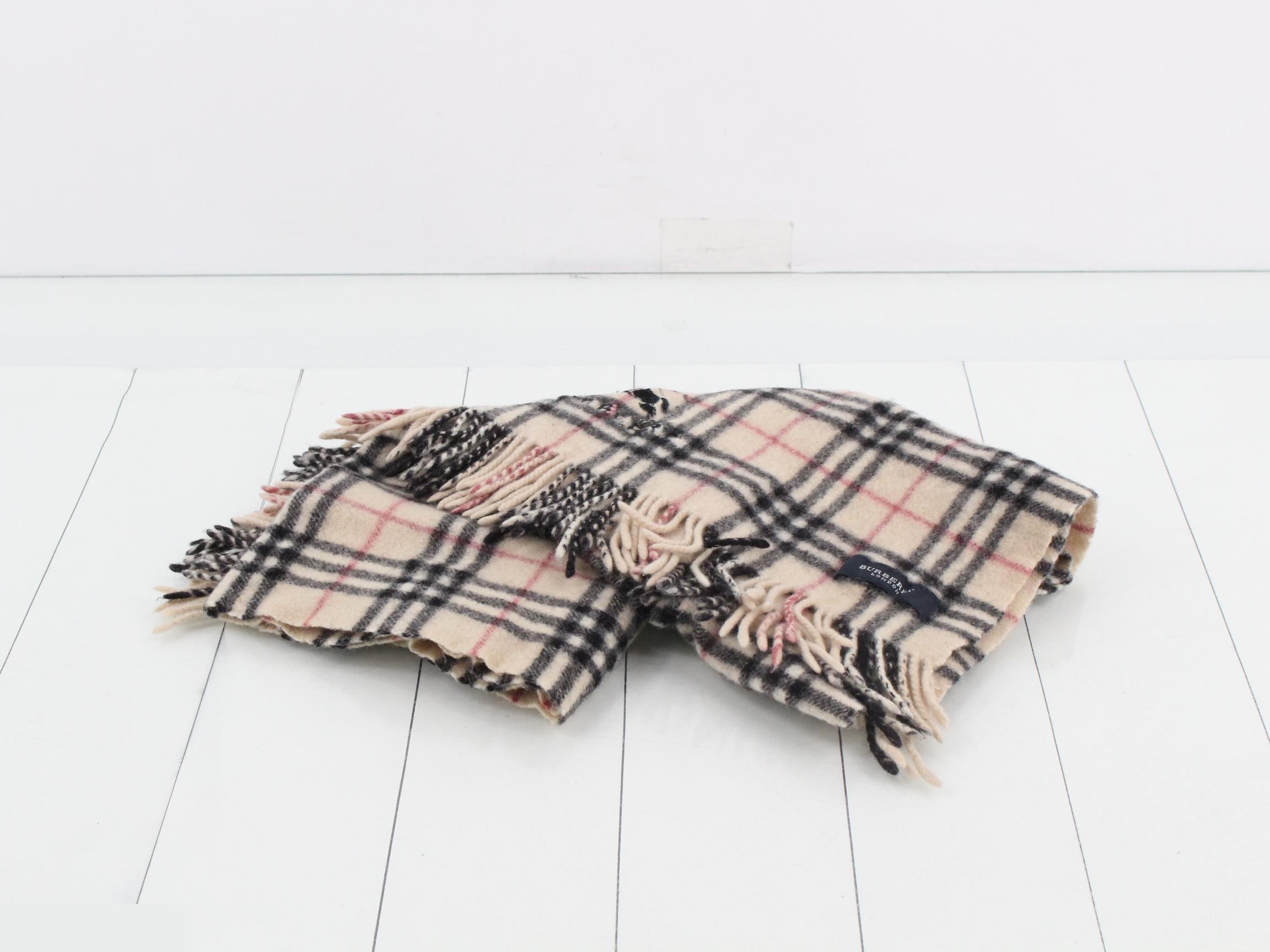 Other items: accessories, shawls (lap blankets) — view 2
