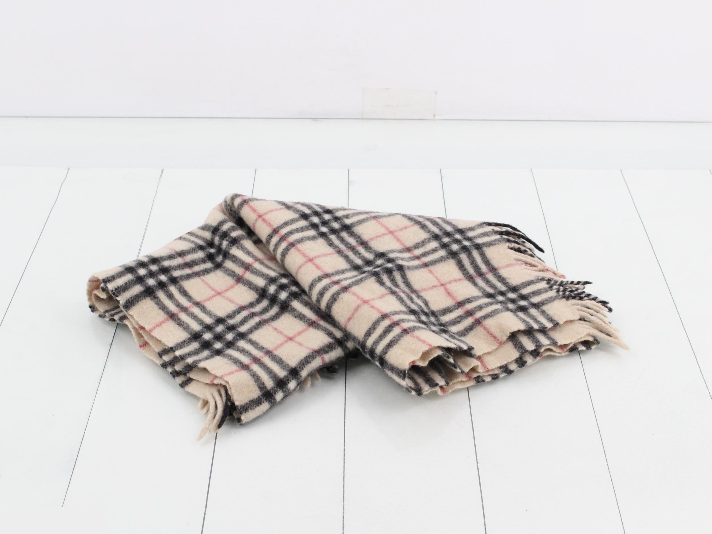 Other items: accessories, shawls (lap blankets) — view 3
