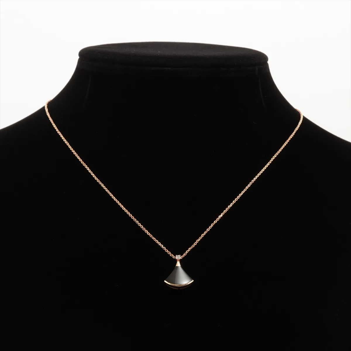 Diva Dream Onyx Diamond Necklace 750 (PG) 4.9g LR8KWW Small stone — view 5