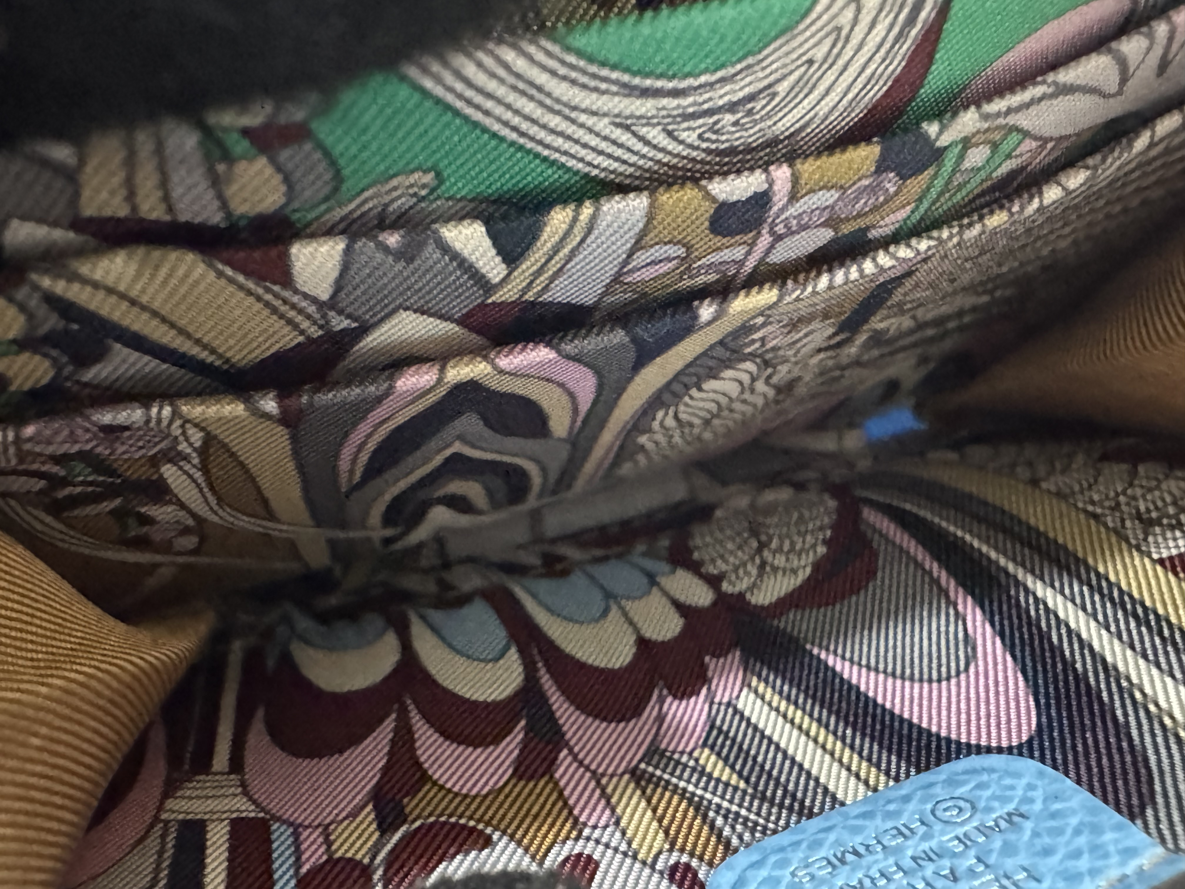Azap Silk In Compact Wallet, Veau Epsom Leather, U-stamp — view 11