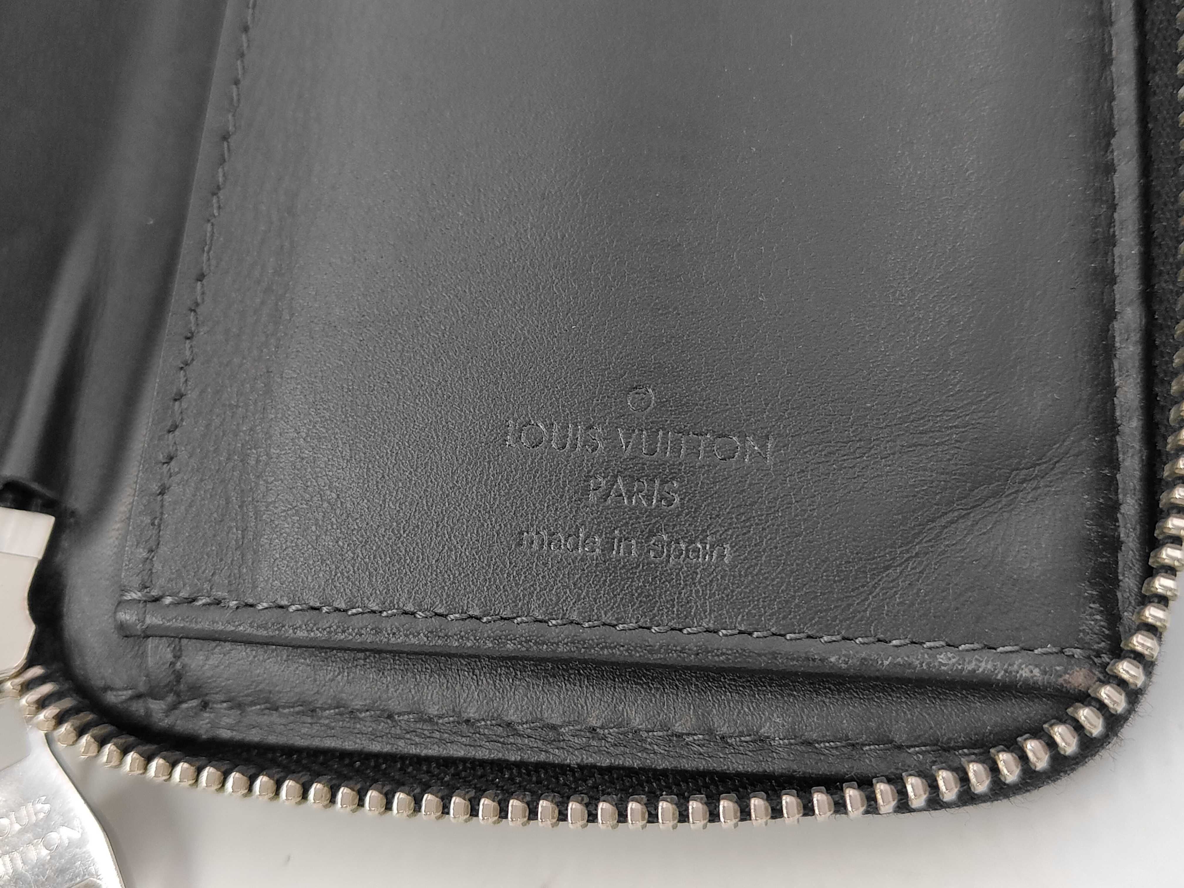 Graphite Zippy Wallet Vertical CA2187 Wallet — view 6