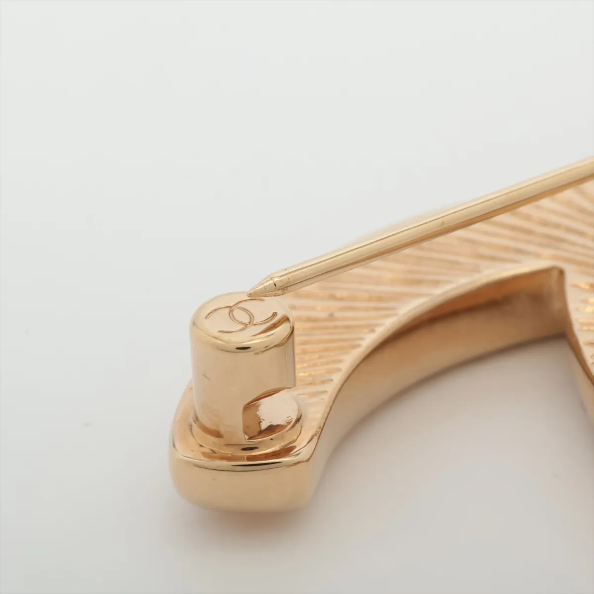 Coco Mark L22A Brooch, GP Gold, — view 3