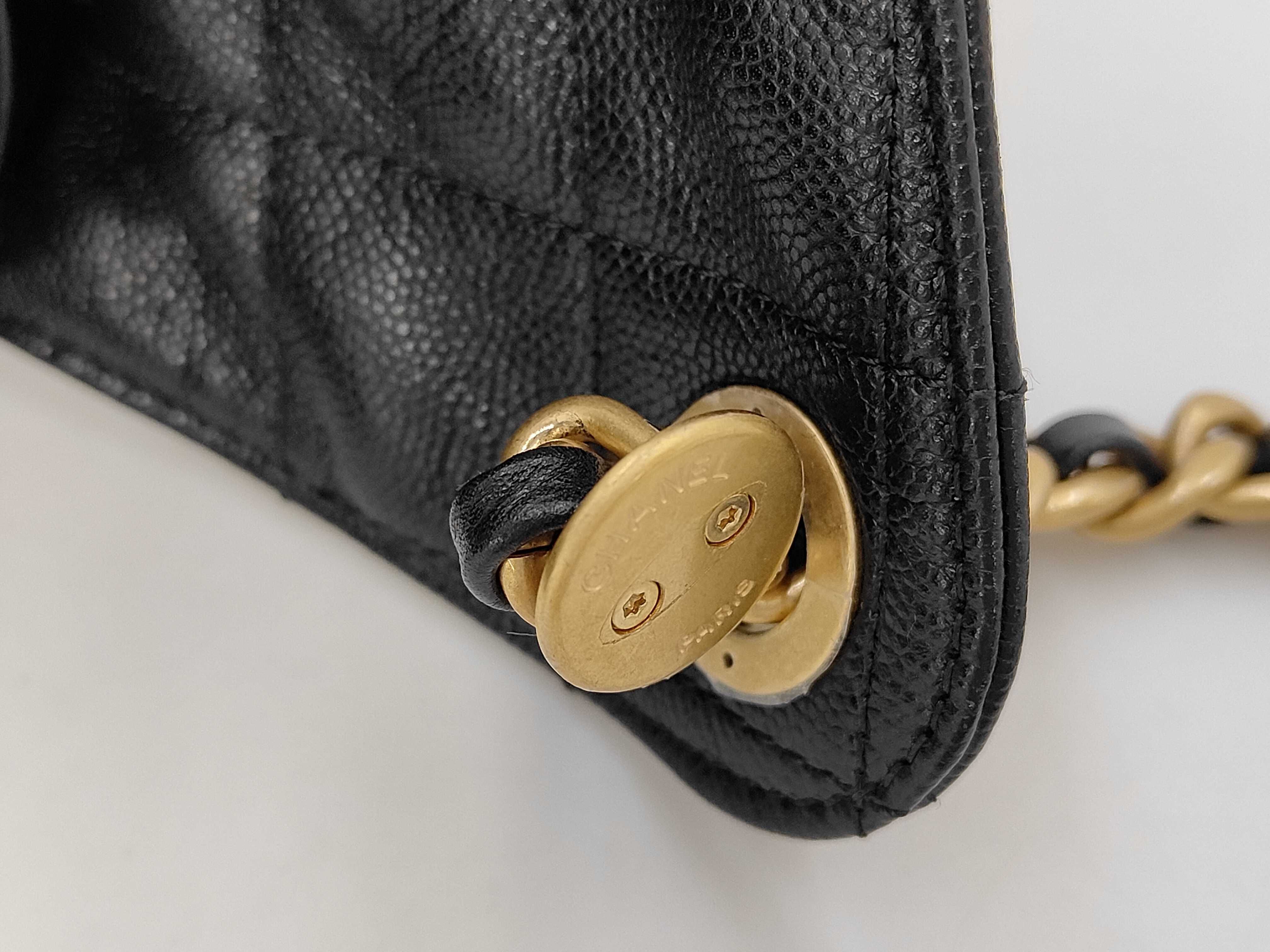 25 Small Random Serial Number Caviar Black Gold Hardware Shoulder Bag — view 7