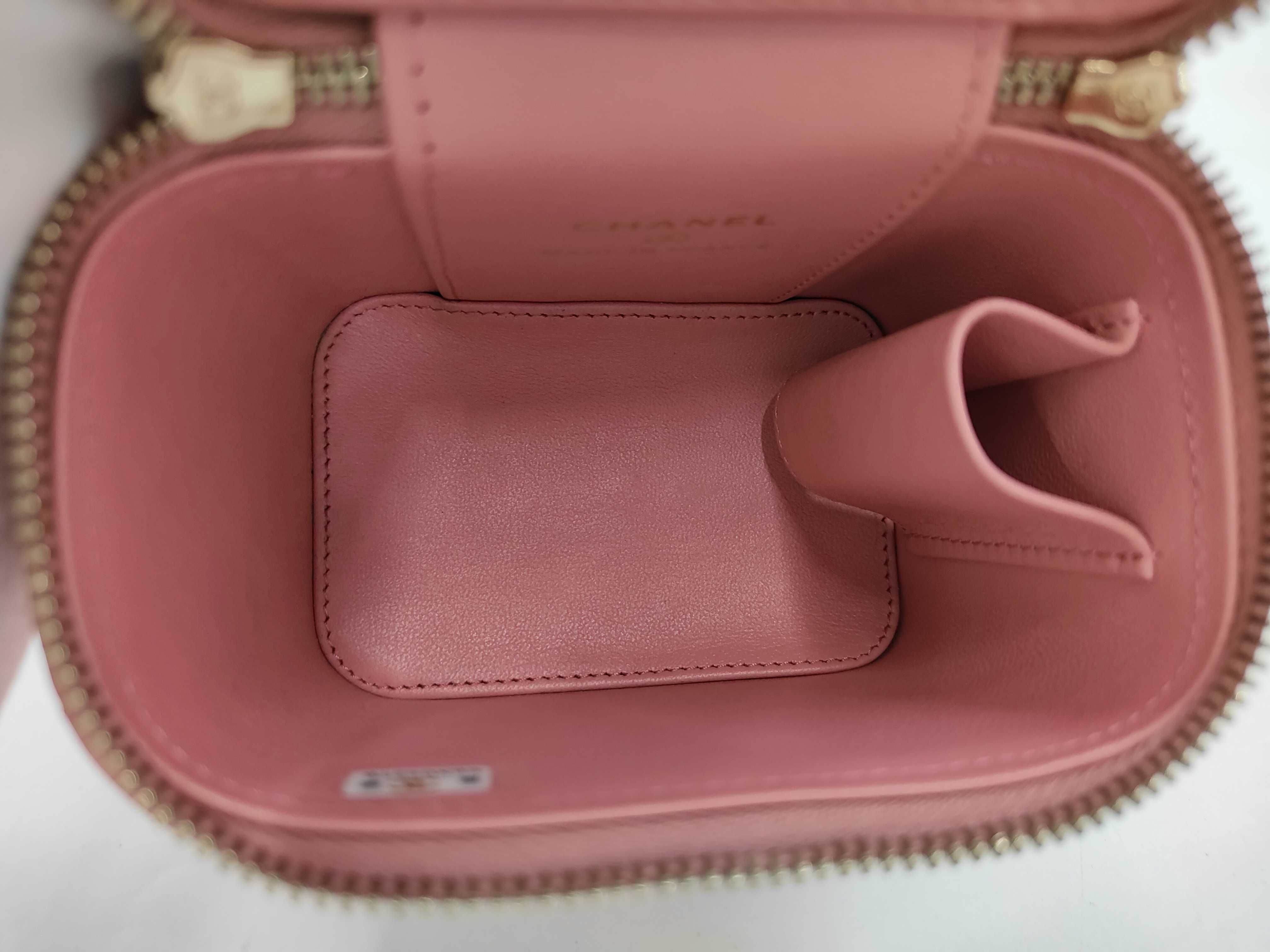 Matelassé Timeless Classic Shoulder Bag — view 3