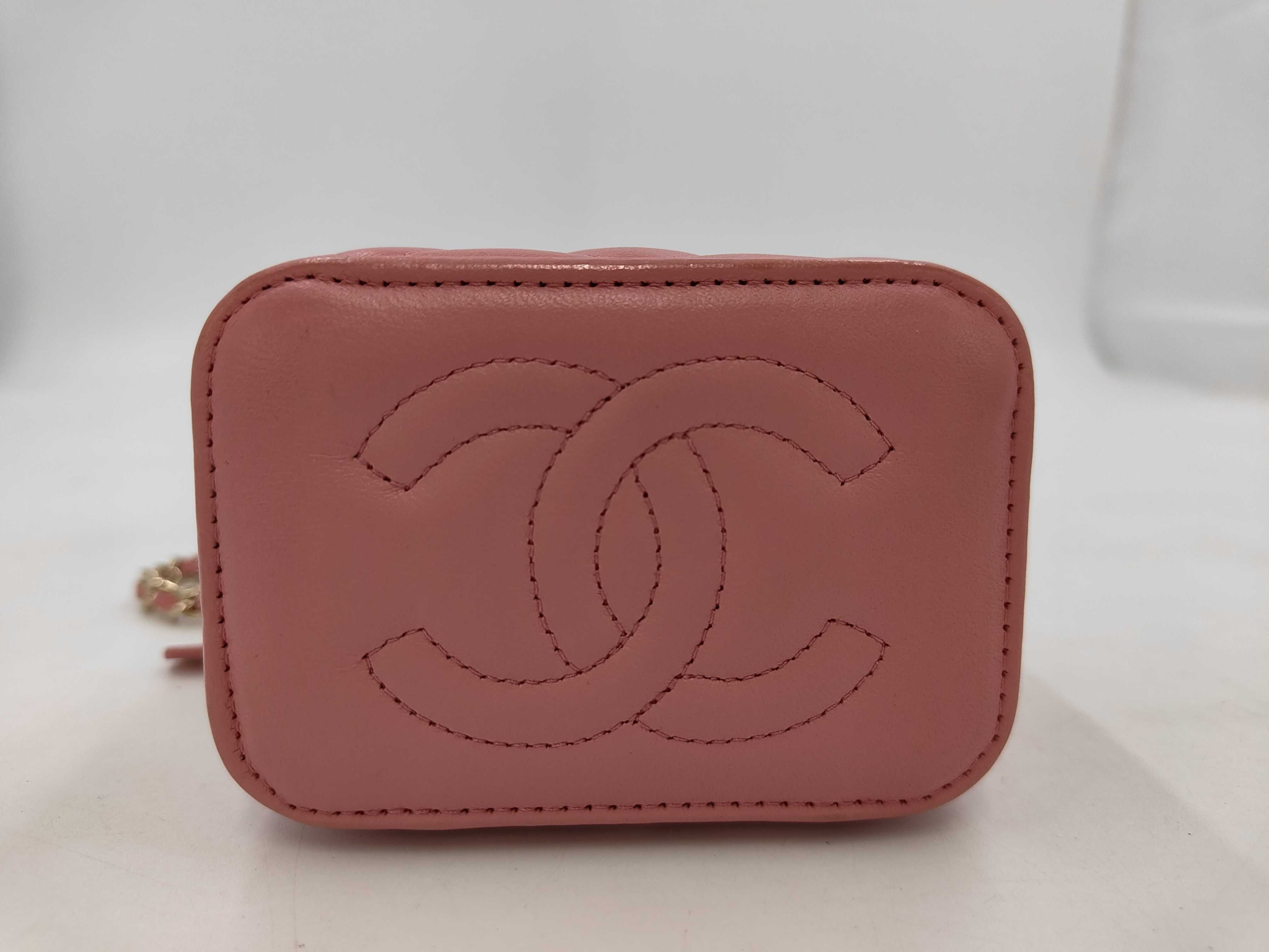 Matelassé Timeless Classic Shoulder Bag — view 9
