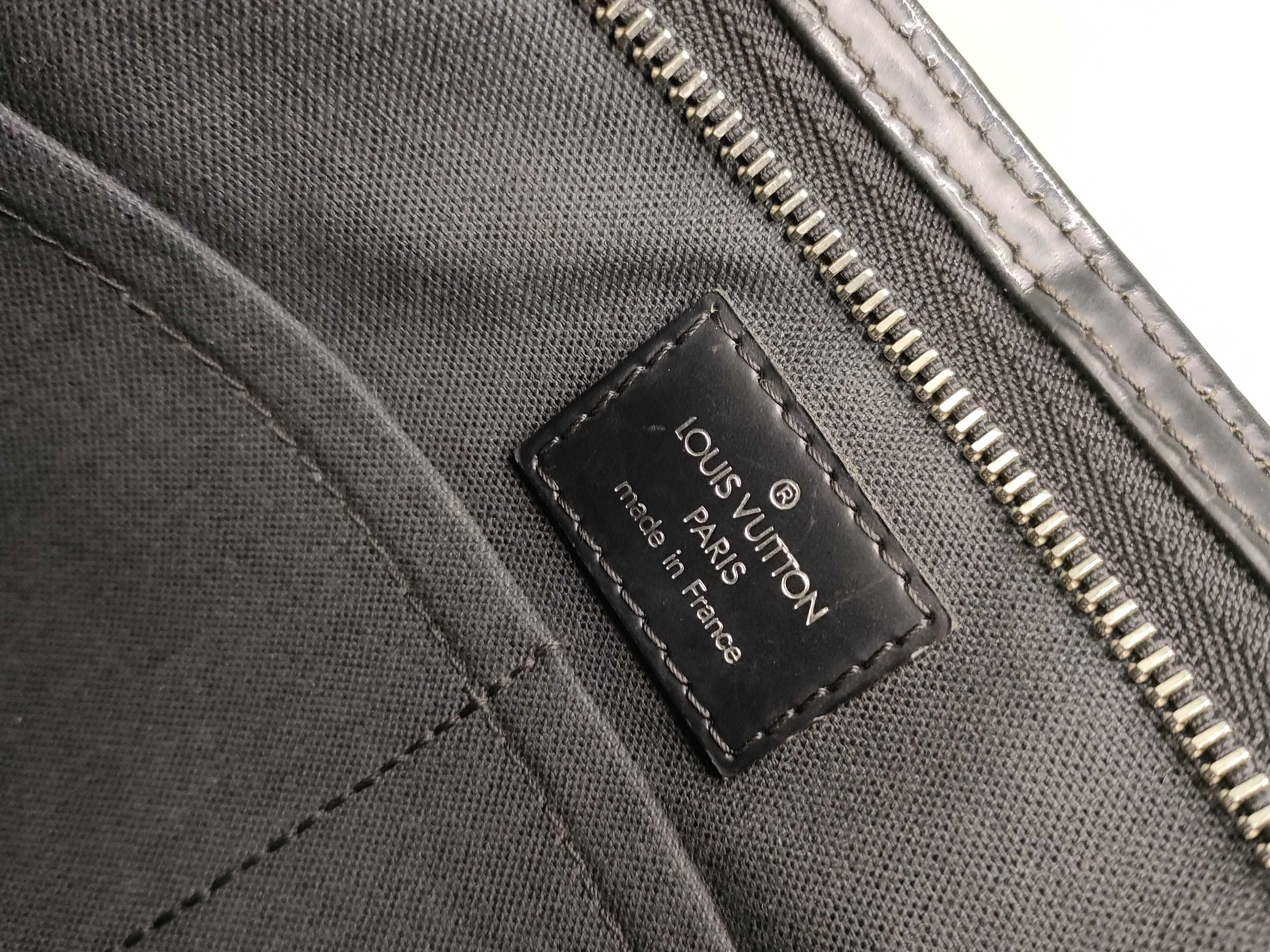 Damier Graphite Thomas Graphite Shoulder Bag — view 11