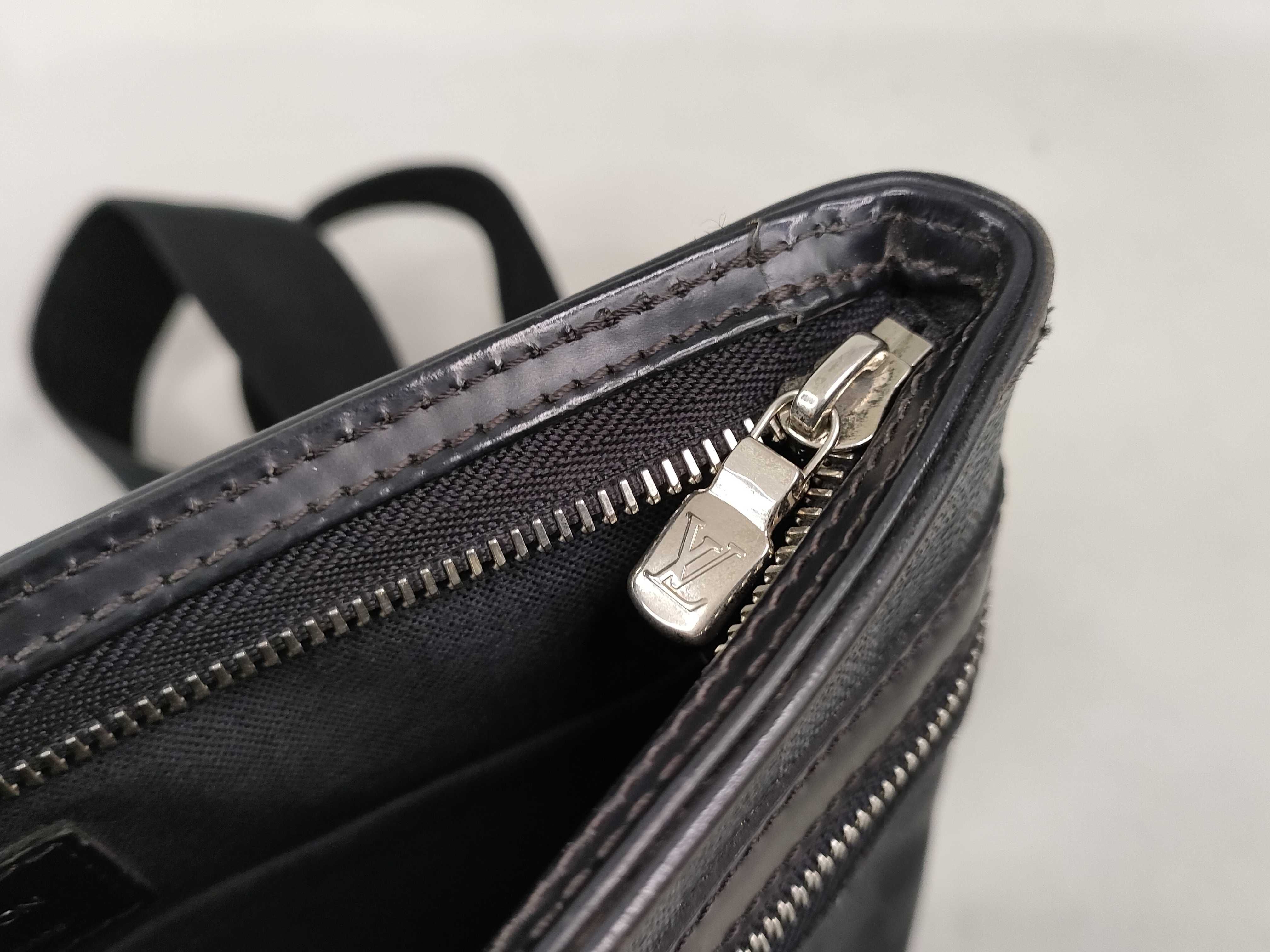 Damier Graphite Thomas Graphite Shoulder Bag — view 13