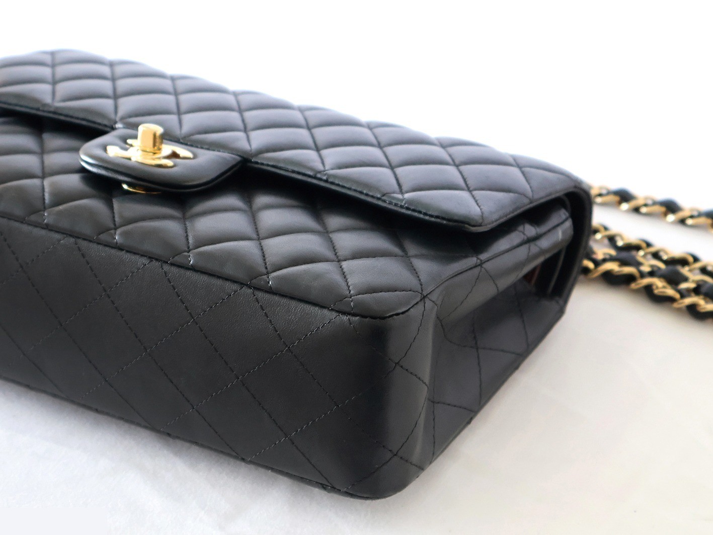 Matelassé 25 Lambskin Double Flap Double Chain Shoulder Bag, Black — view 4