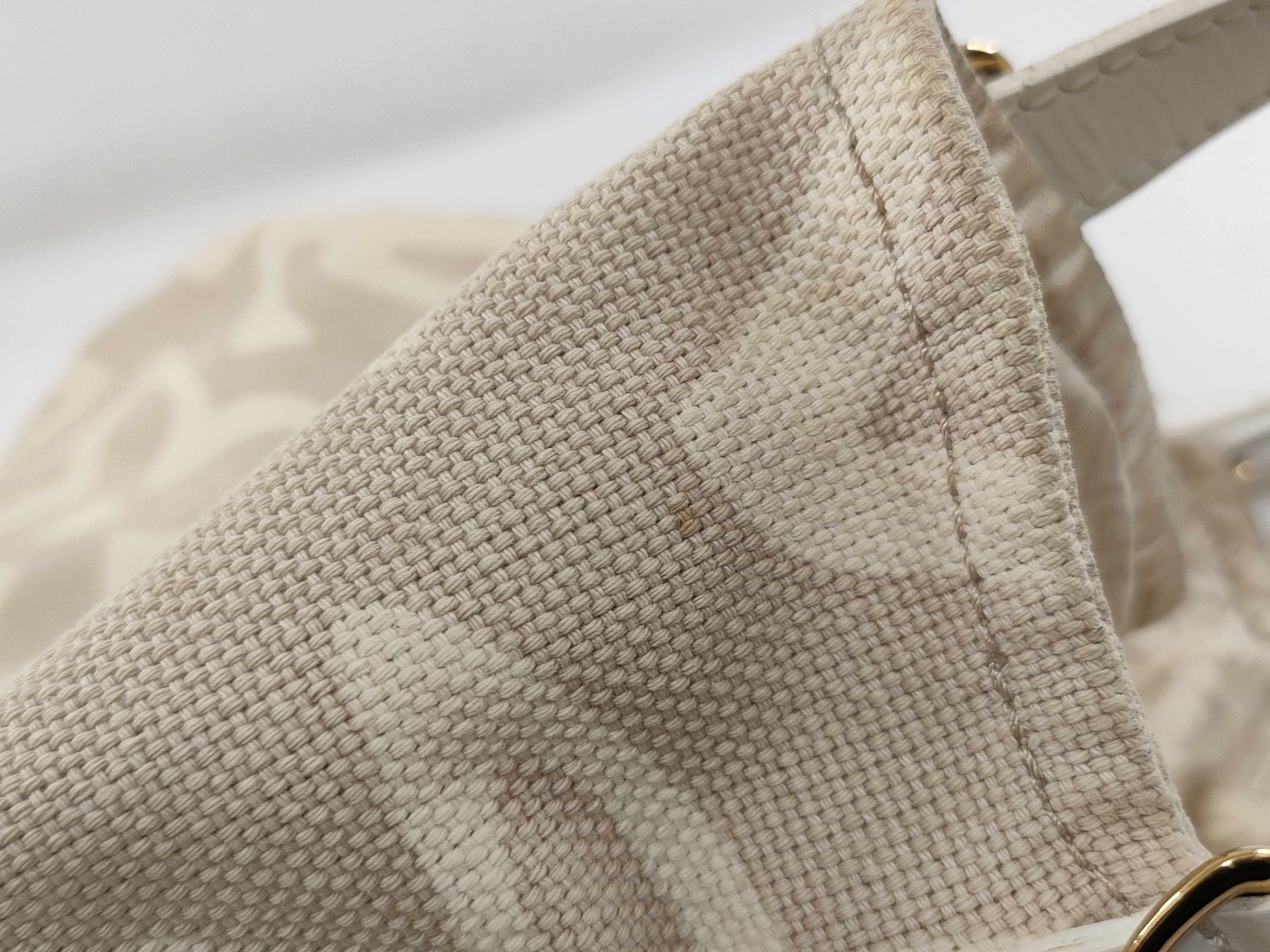 M95674 Taïcienne PM Tote Bag — view 12