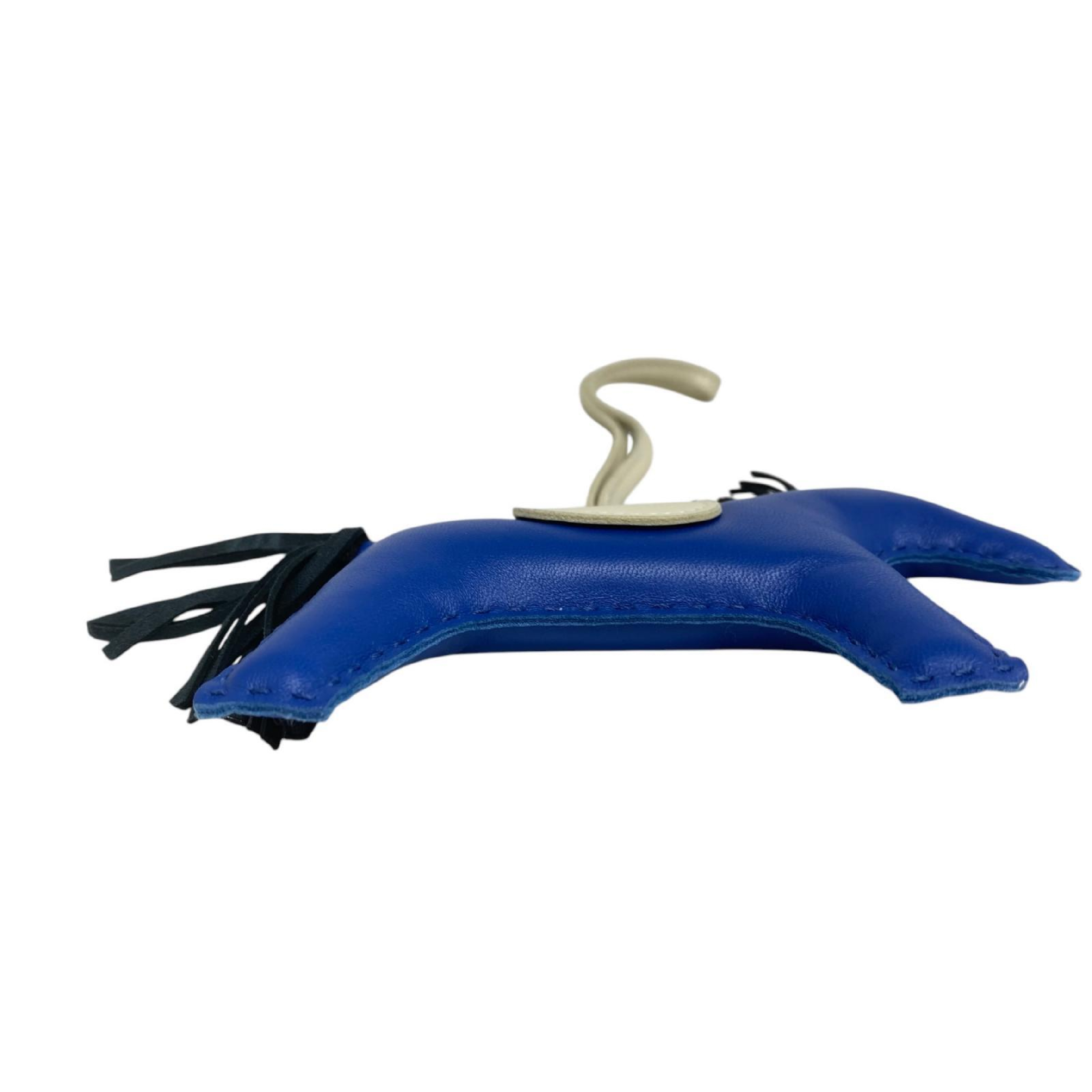 【*Shipped from: Hong Kong*】HERMES ( ) Blue Miro Lambskin Rodeo MM Charm Stamp U Charm — view 7