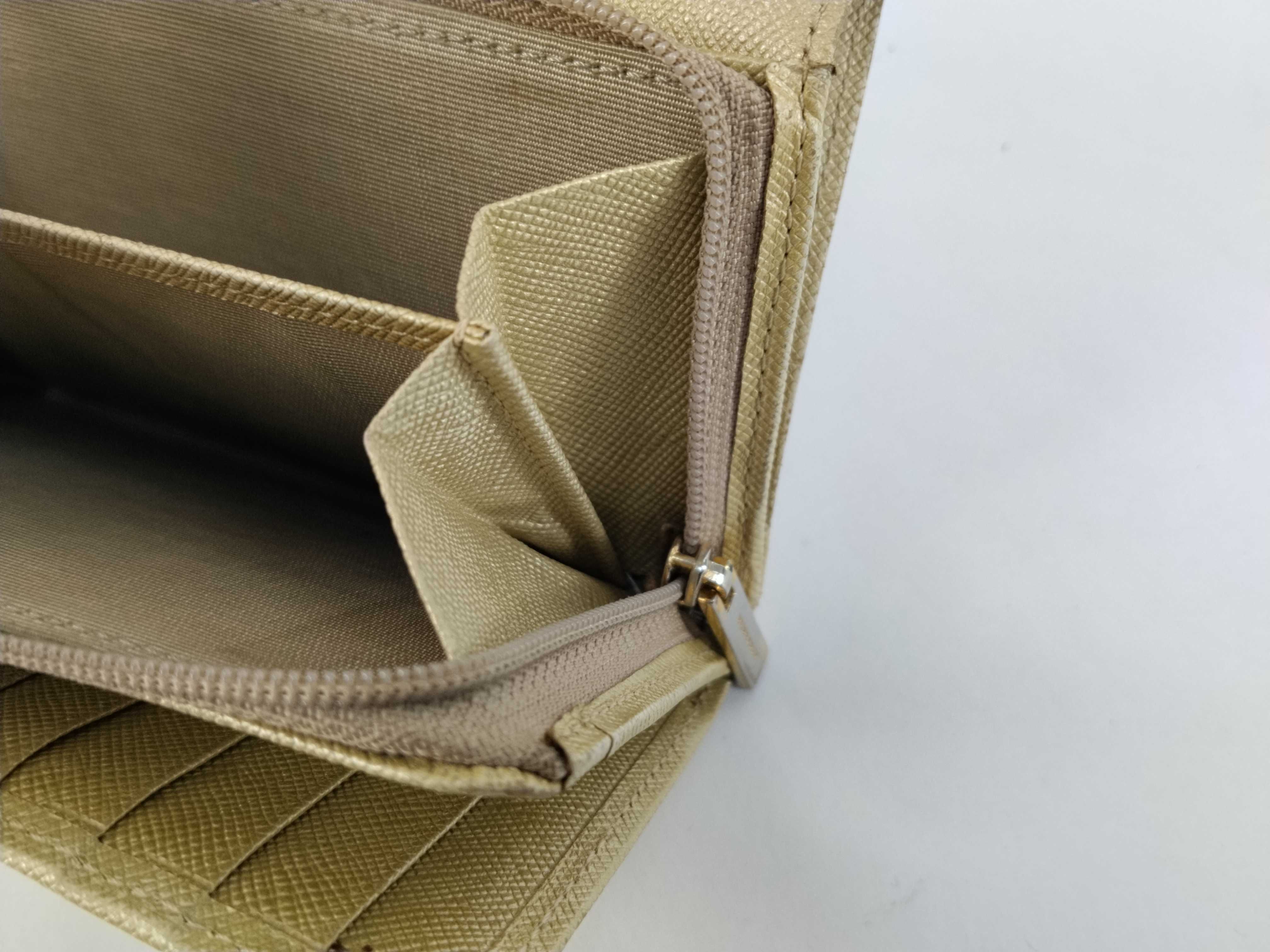 wallet — view 12