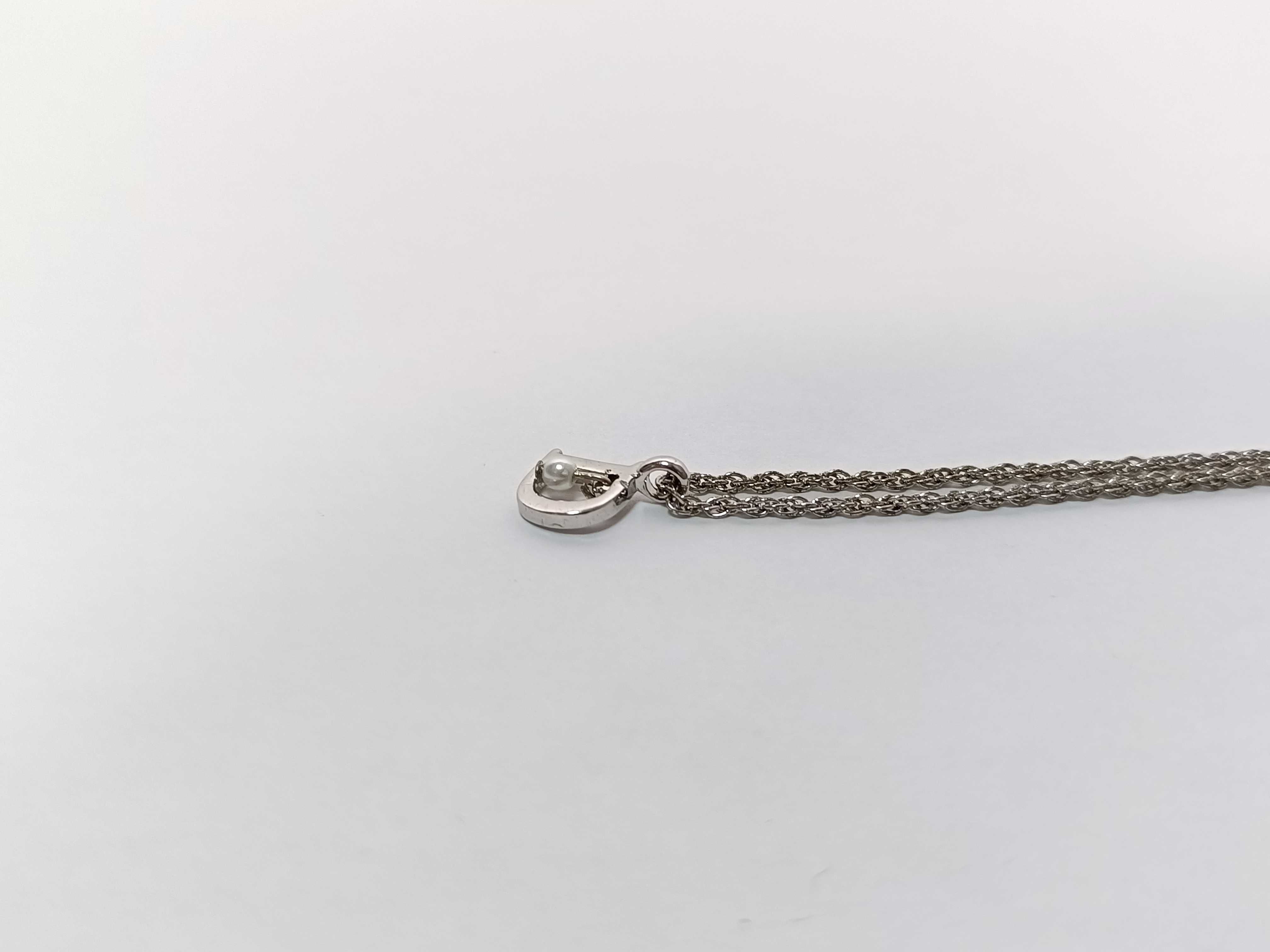 SV D mark pearl necklace — view 2
